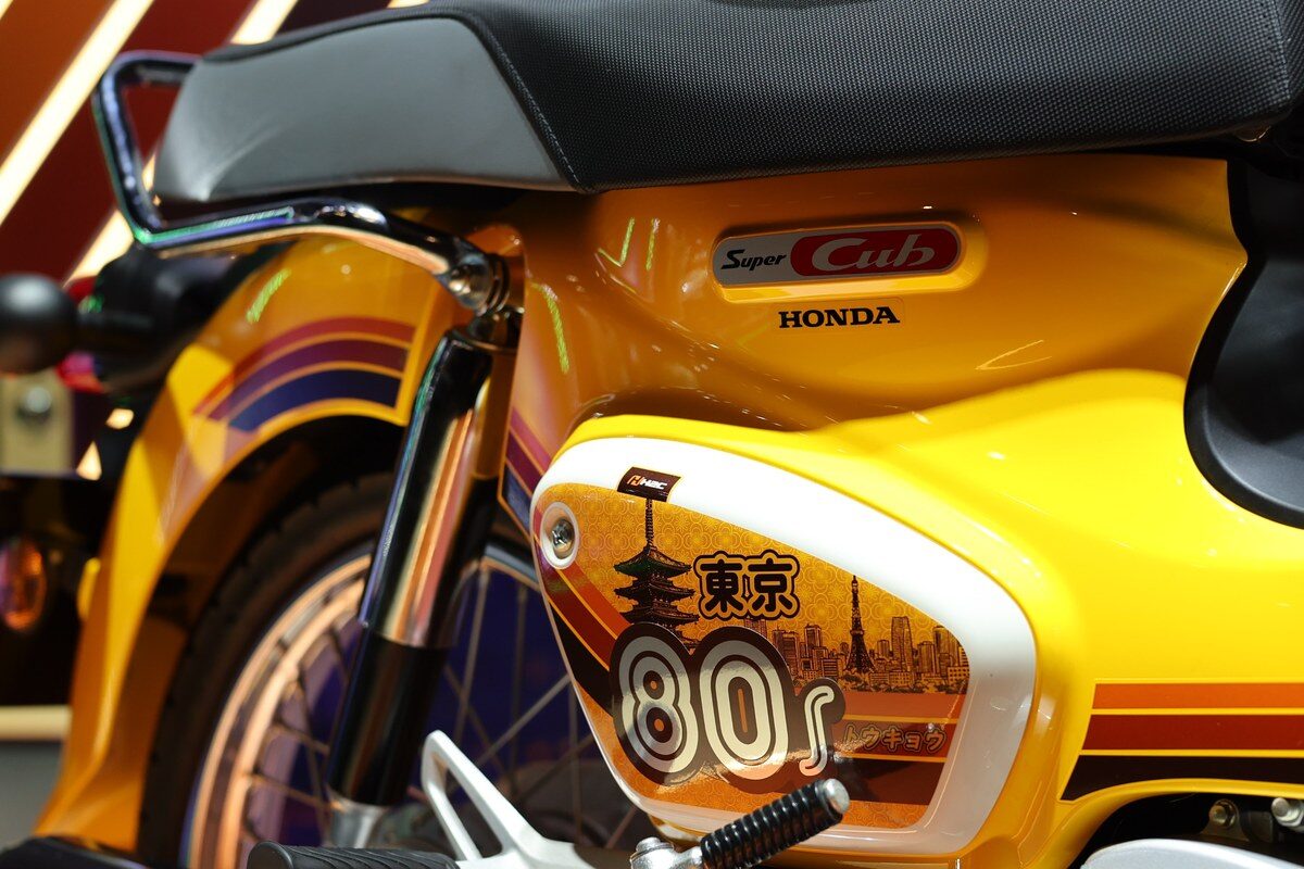 Honda Super Cub Tokyo 80s Limited Edition 2026 เคาะราคา 54,000 บาท ผลิตจำกัดเพียง 500 คัน 12