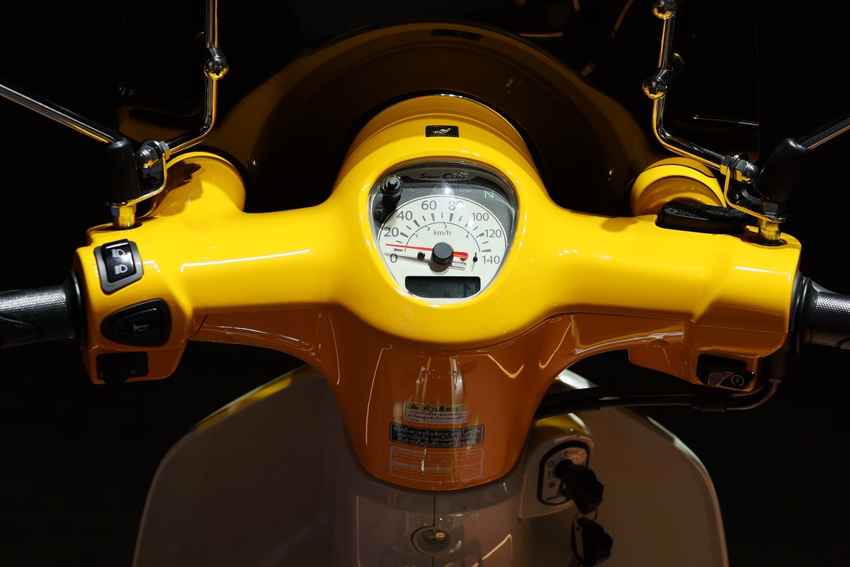 Honda Super Cub Tokyo 80s Limited Edition 2026 เคาะราคา 54,000 บาท ผลิตจำกัดเพียง 500 คัน 13