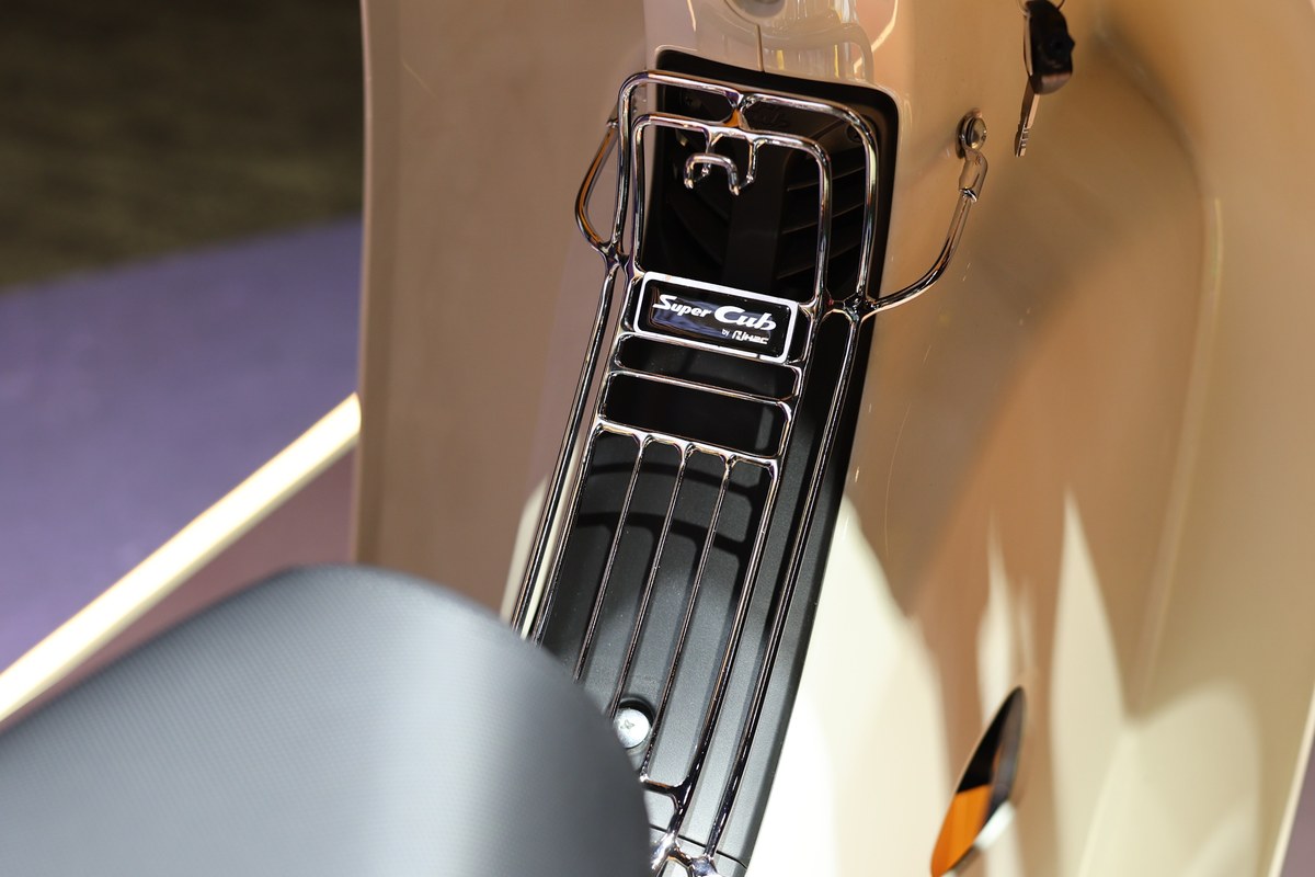 Honda Super Cub Tokyo 80s Limited Edition 2026 เคาะราคา 54,000 บาท ผลิตจำกัดเพียง 500 คัน 15