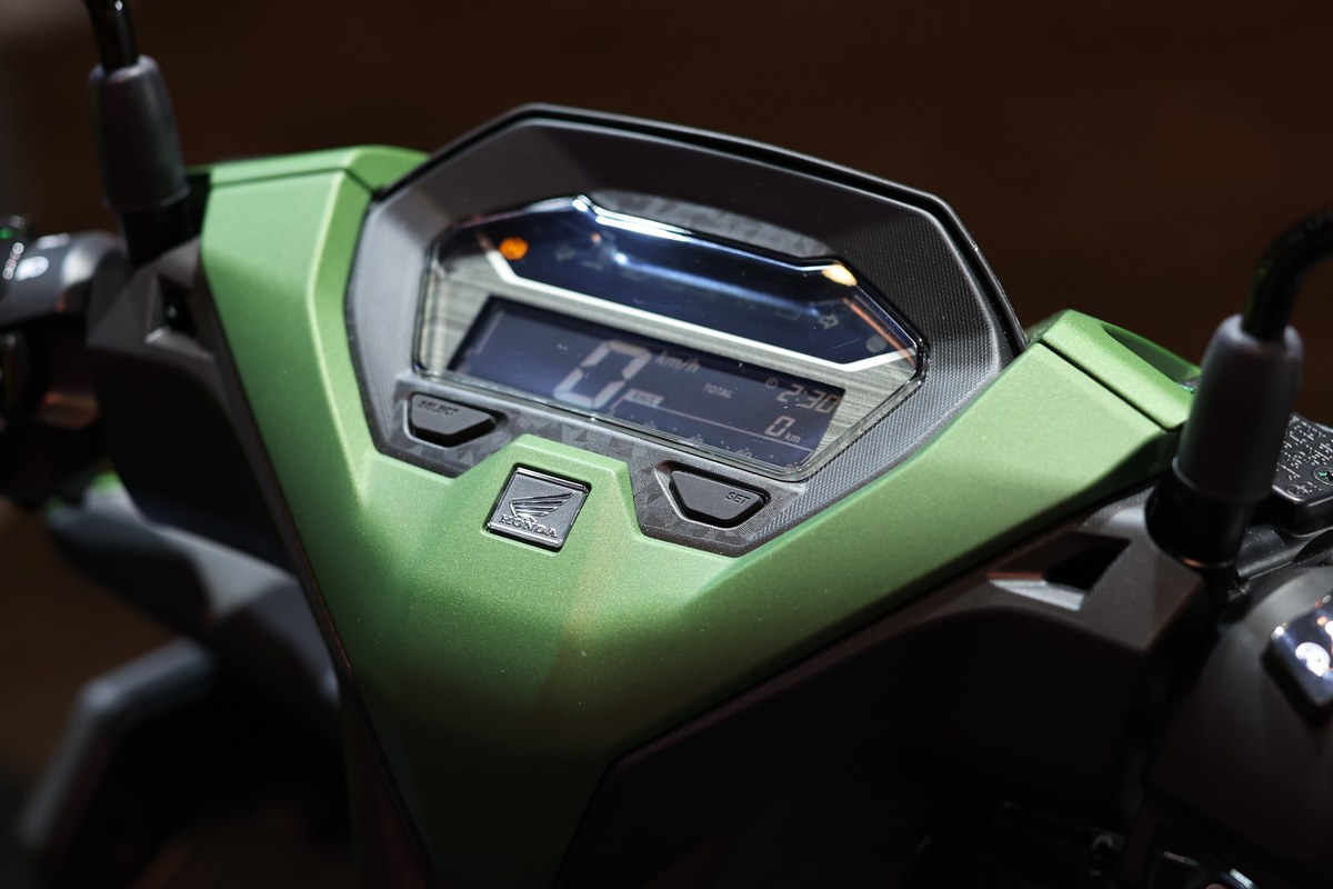 HONDA CLICK160 2026 ปรับโฉมเข้ม ลาย Forged Composite Carbon พร้อมส่ง CLICK160 R Limited Edition ผลิตจำกัด 500 คันทั่วไทย 8