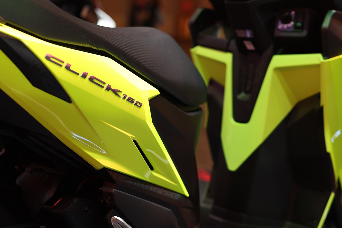 HONDA CLICK160 2026 ปรับโฉมเข้ม ลาย Forged Composite Carbon พร้อมส่ง CLICK160 R Limited Edition ผลิตจำกัด 500 คันทั่วไทย 9