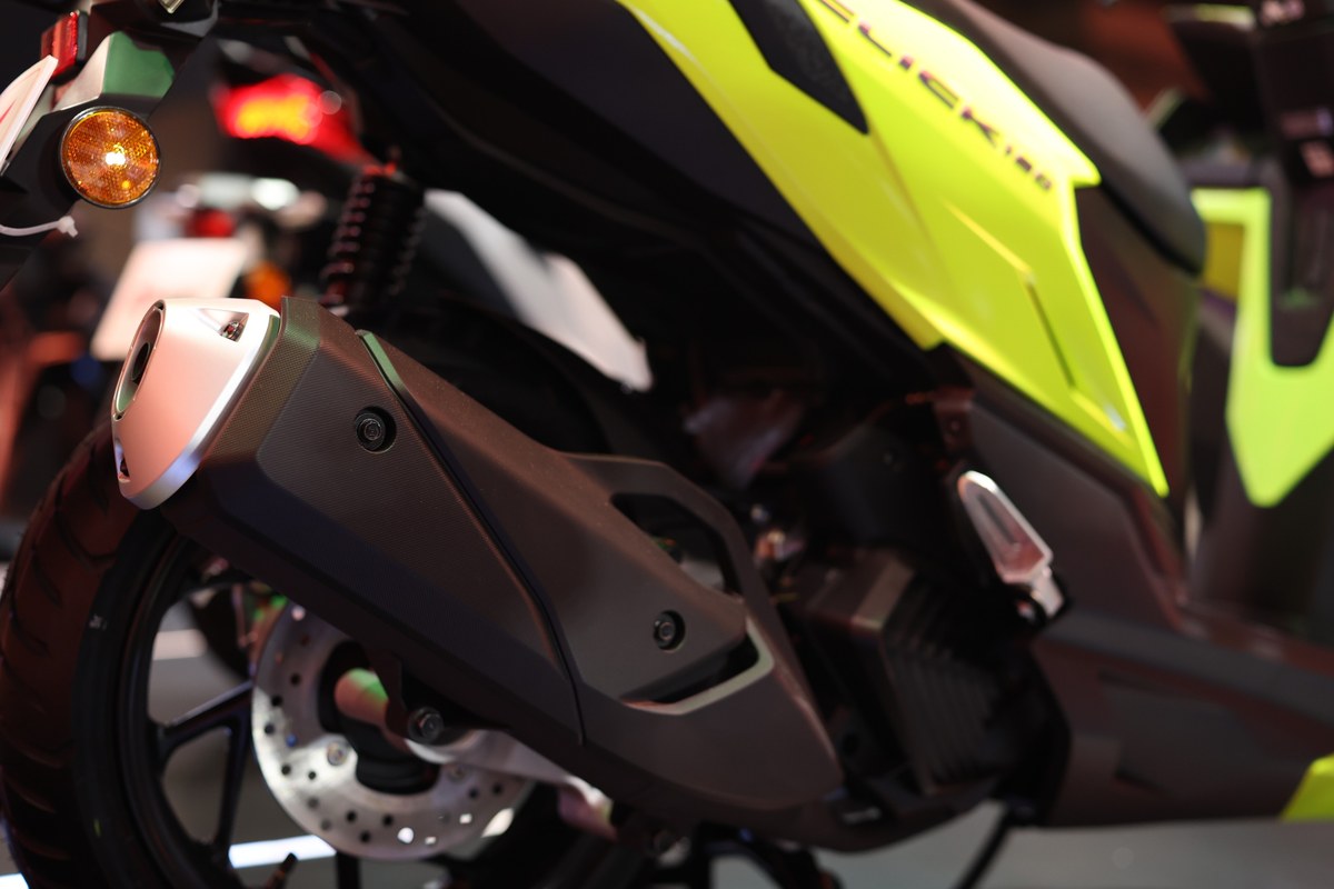 HONDA CLICK160 2026 ปรับโฉมเข้ม ลาย Forged Composite Carbon พร้อมส่ง CLICK160 R Limited Edition ผลิตจำกัด 500 คันทั่วไทย 10