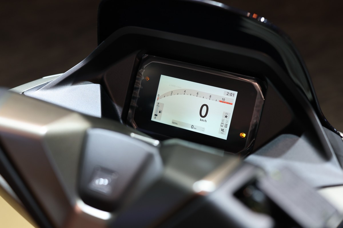 HONDA PCX160 2026 เพิ่มเฉดสีใหม่ เสริมลุคสปอร์ตหรู เคาะราคาเริ่มต้น 96,000 บาท 5
