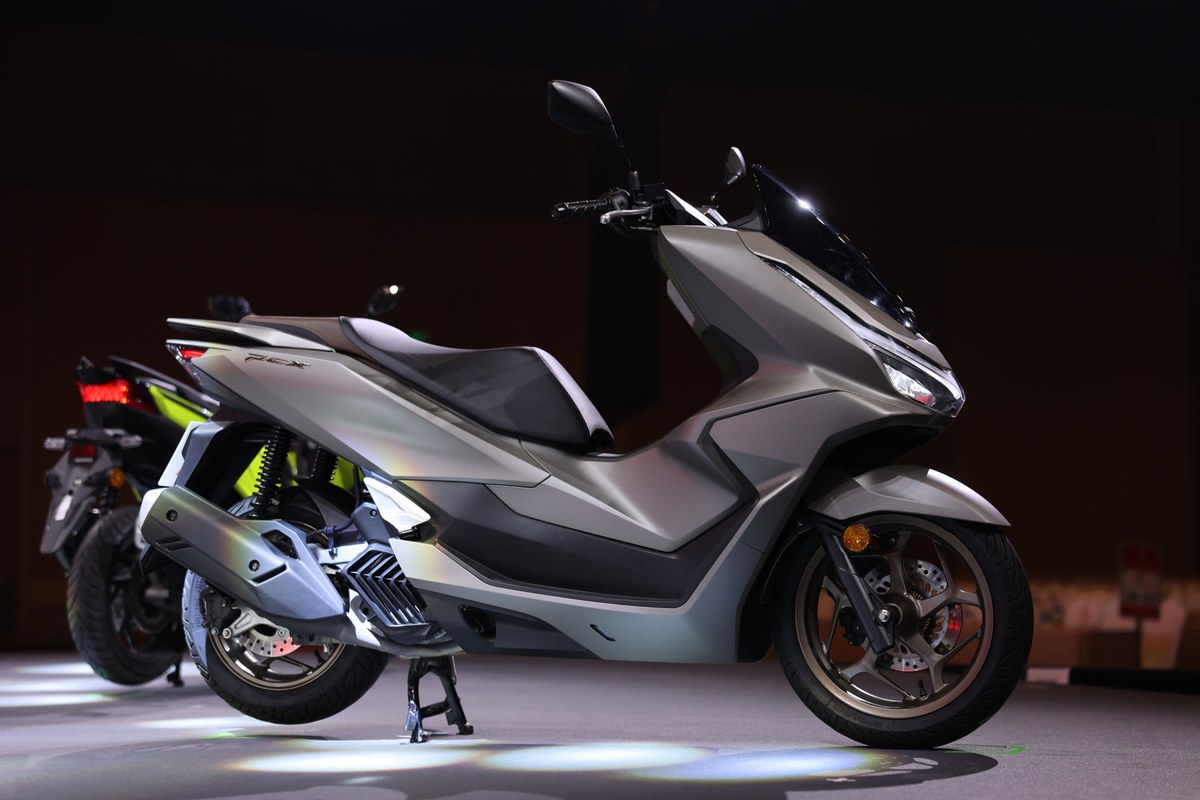 HONDA PCX160 2026 เพิ่มเฉดสีใหม่ เสริมลุคสปอร์ตหรู เคาะราคาเริ่มต้น 96,000 บาท 9