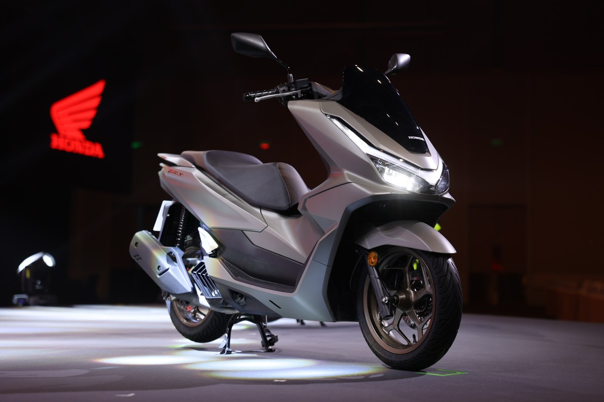 HONDA PCX160 2026 เพิ่มเฉดสีใหม่ เสริมลุคสปอร์ตหรู เคาะราคาเริ่มต้น 96,000 บาท 10