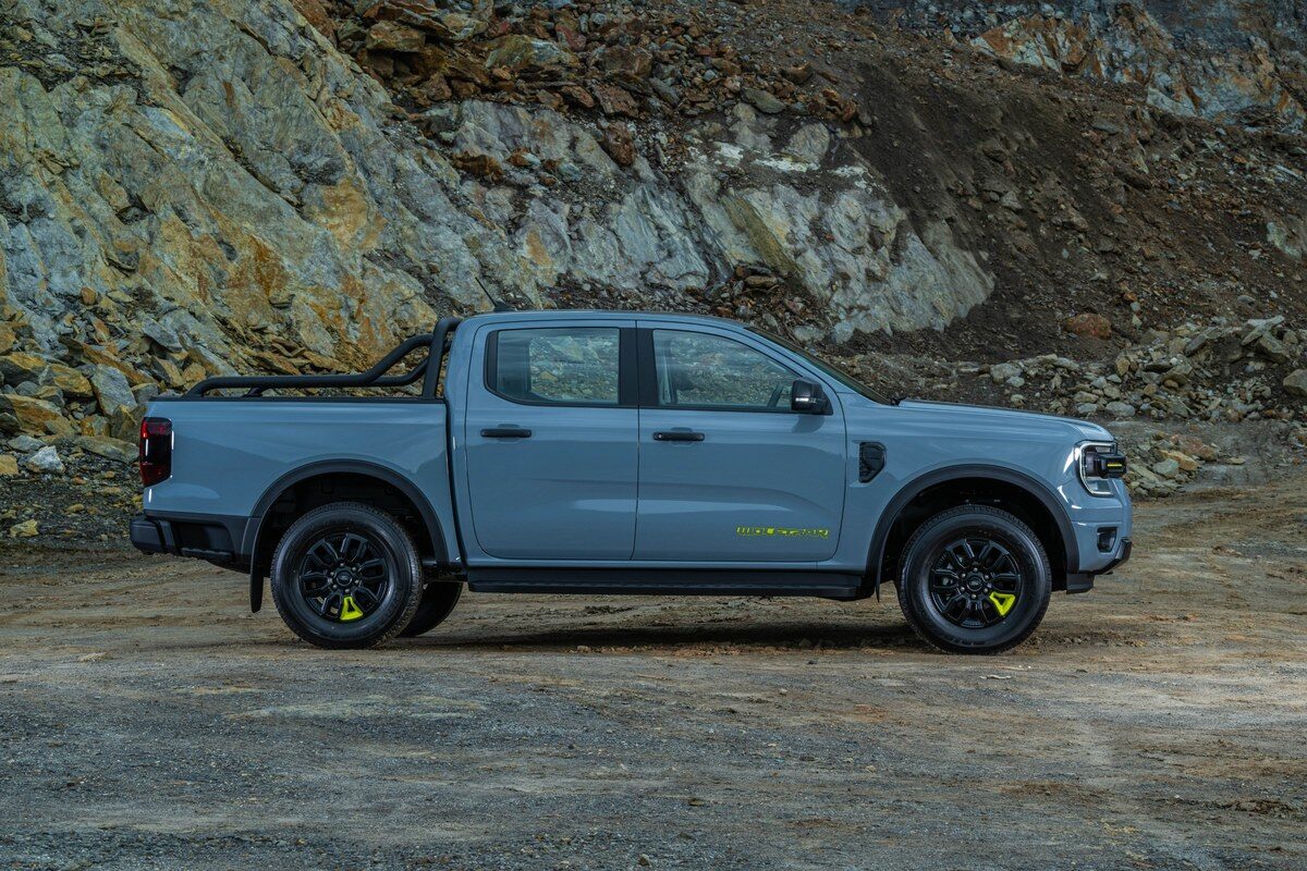 เปิดตัว FORD RANGER WOLFTRAK 2026 รุ่นย่อยใหม่ ฉลอง 30 ปีในไทย ดีไซน์ดุดัน 2.0 เกียร์ 10 สปีด ราคาโปรโมชั่นเริ่ม 49,000 บาท 2