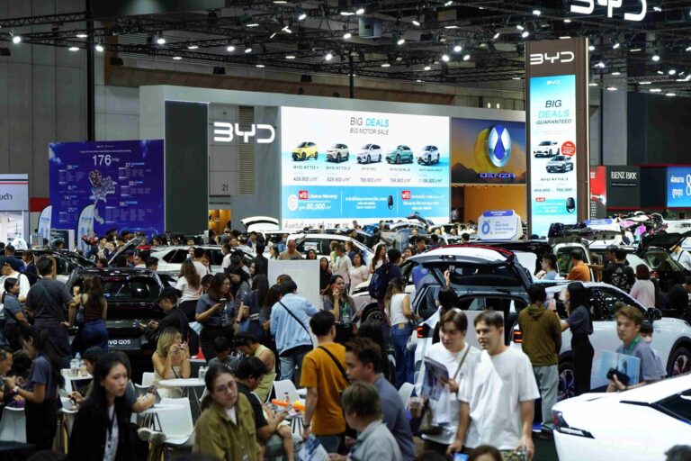 BIG MOTOR SALE 2026 คึกคักเกินคาด! กวาดยอดจอง 2 วันแรกสุดร้อนแรง ชี้ผู้บริโภคกำลังซื้อยังแน่น มุ่งเน้นรถคุณภาพคุ้มราคา OMODA & JAECOO นำโด่ง 735 คัน