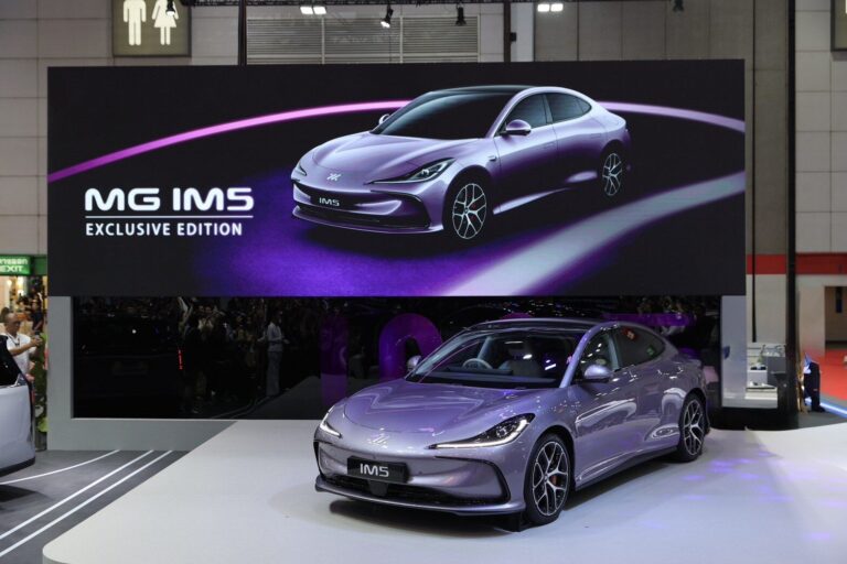 เอ็มจี เปิดตัว MG IM5 EXCLUSIVE EDITION 2026 ลิมิเต็ด 50 คัน สีใหม่ Morandi Purple ขุมพลัง 407 แรงม้า วิ่งไกล 860 กม. ชาร์จไว 18 นาที เคาะราคา 1.499 ล้านบาท