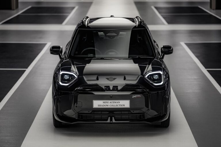 มินิ ประเทศไทย อัปเกรดความดุดัน เปิดตัว MINI Aceman SE Shadow Collection 2026 ลิมิเต็ด 50 คัน สไตล์ All-Black ผสานชุดแต่ง JCW เคาะราคา 1.999 ล้านบาท