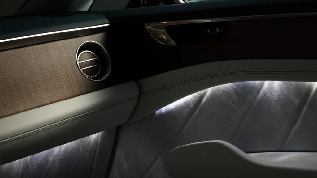 Bentley Torcal 2026 อัลตราลักชัวรี EV รุ่นแรก พลิกโฉมห้องโดยสารด้วยขนแกะเมอริโน 100% ผสานไม้วอลนัท Ombre Veneer สุดประณีต (ปก)