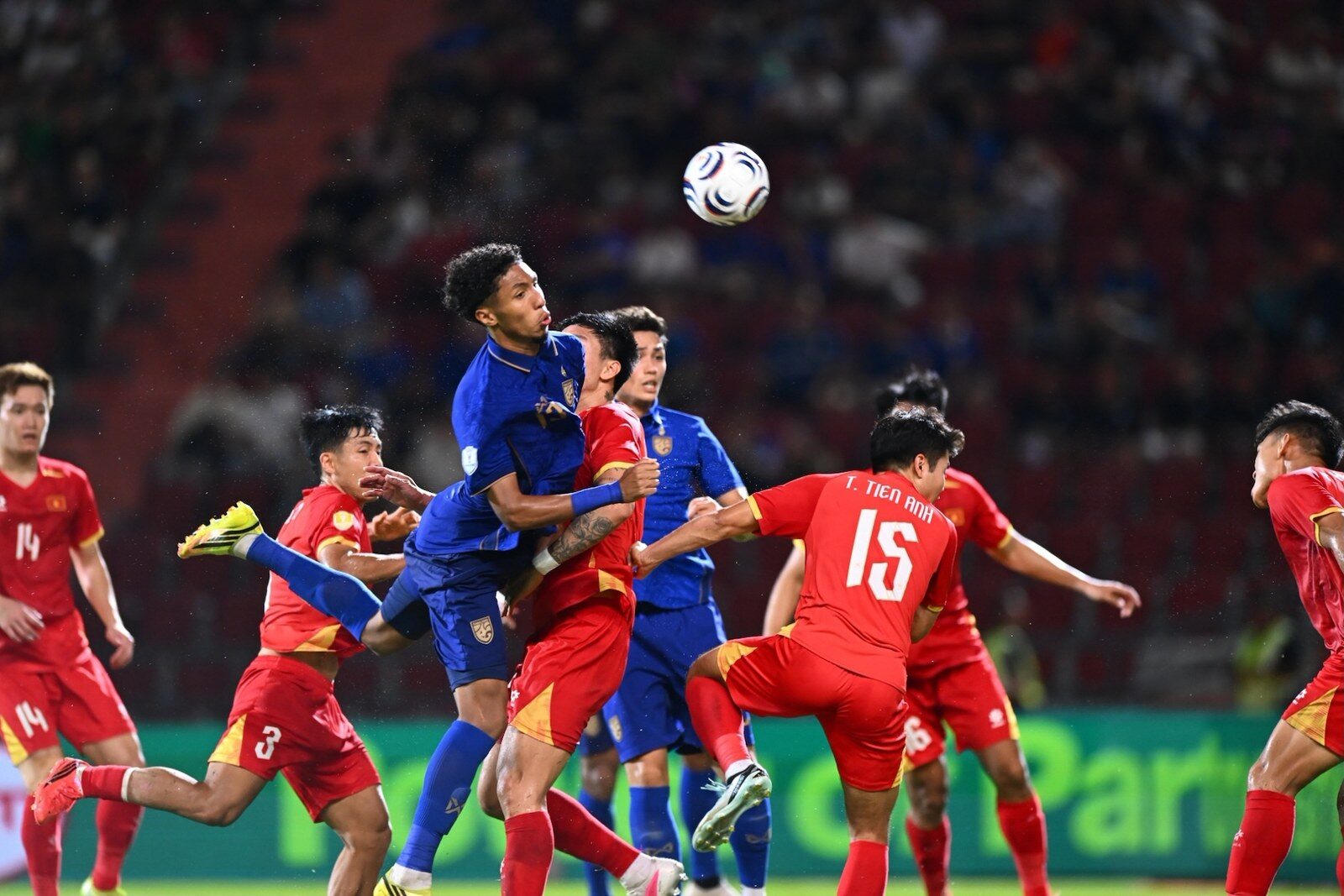 ช้างศึกสู้เต็มที่พ่ายเวียดนาม 0-2 นัดแรกชิงดำ ASEAN Hyundai Cup 2026 ฮุนไดส่งแรงใจแฟนบอล 2.6 หมื่นคน โชว์ตัว IONIQ 5 N Line และ SANTA FE Hybrid ก่อนลุ้นนัดชี้ชะตา 26 ส.ค. นี้
