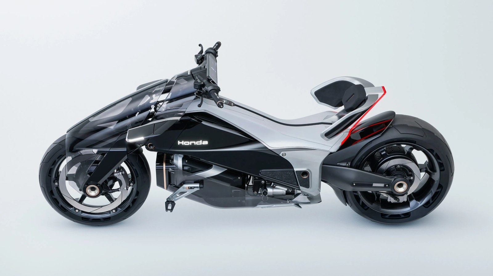 Honda EV Outlier Concept 2026 นำทัพจักรยานยนต์ไฟฟ้าฮอนด้า คว้า 2 รางวัลระดับโลก Red Dot Design Award 2026 3