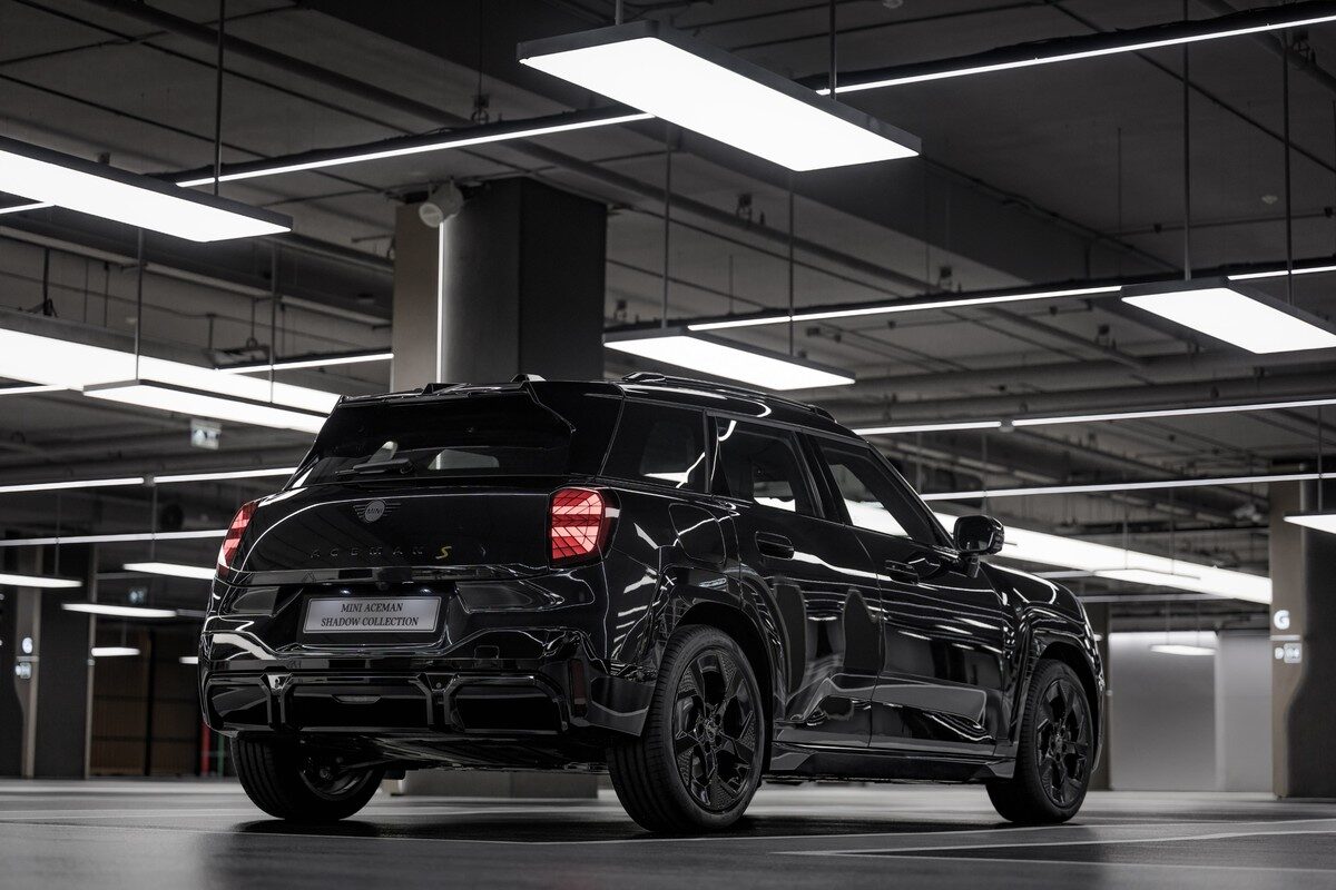 มินิ ประเทศไทย อัปเกรดความดุดัน เปิดตัว MINI Aceman SE Shadow Collection 2026 ลิมิเต็ด 50 คัน สไตล์ All-Black ผสานชุดแต่ง JCW เคาะราคา 1.999 ล้านบาท 3
