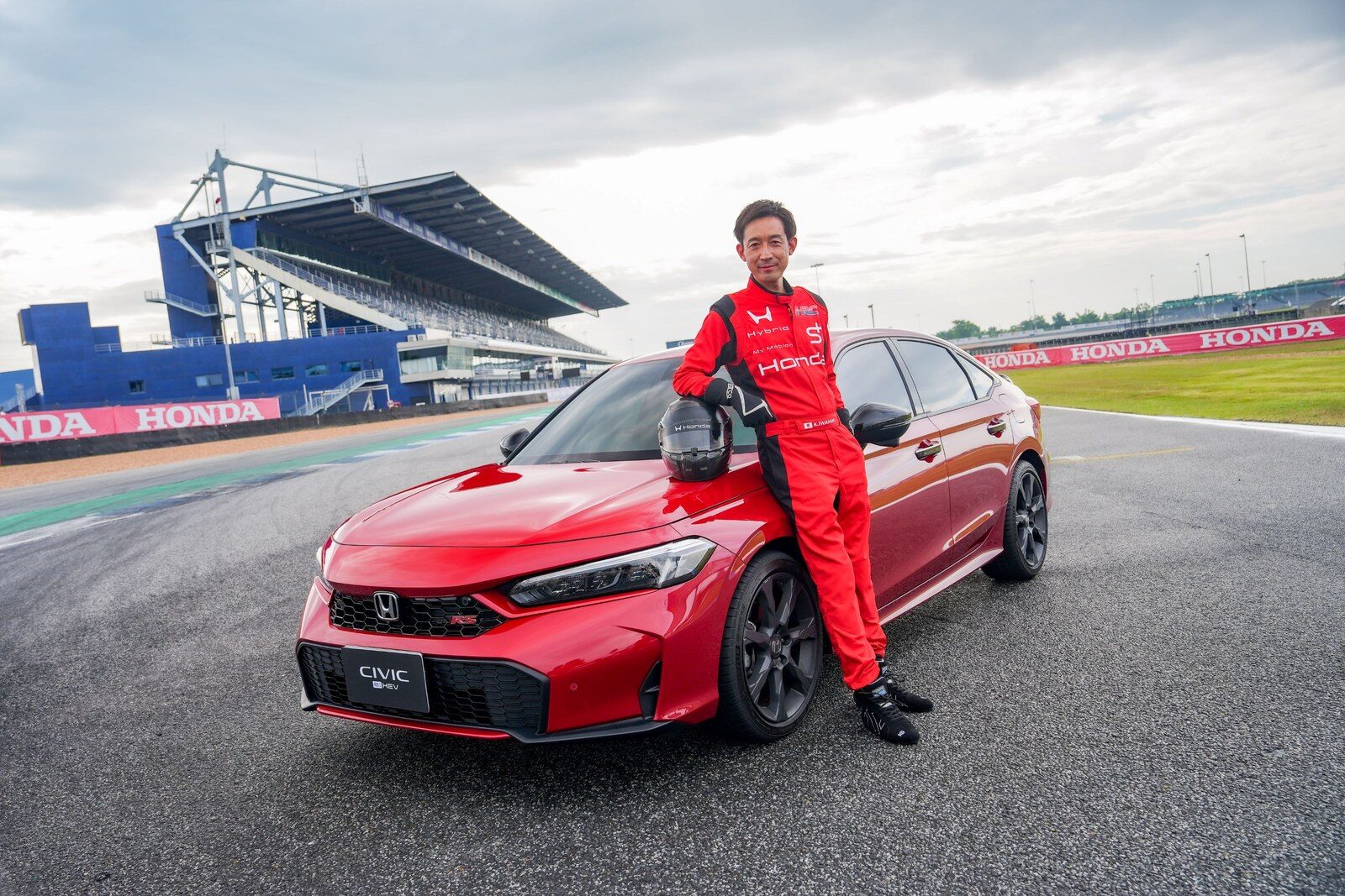 ปลุกจิตวิญญาณสนามแข่งใน Honda Civic e:HEV 2026 สัมผัสนวัตกรรมเกียร์จำลอง Honda S+ Shift ขับสนุกเร้าใจทุกเส้นทาง 4