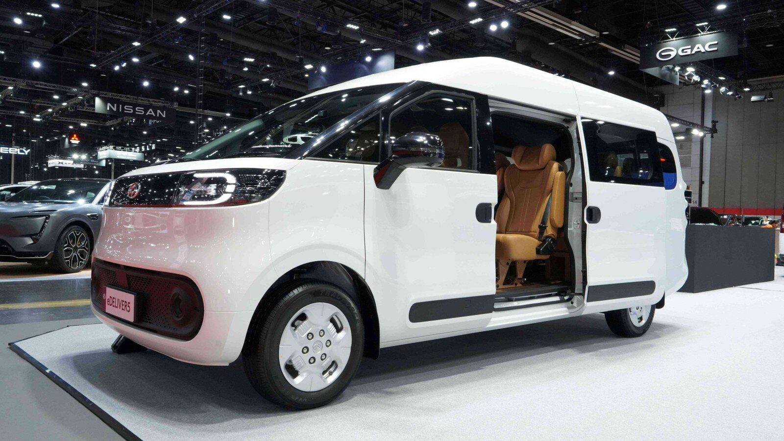 เปิดตัวทางการในไทย! MAXUS Commercial ยกทัพรถไฟฟ้าเชิงพาณิชย์ 4 รุ่น บุก BIG Motor Sale 2026 ส่ง eDeliver 5 เริ่ม 9.9 แสน ควงกระบะไฟฟ้า eTerron 9 เคาะ 1.69 ล้าน 4