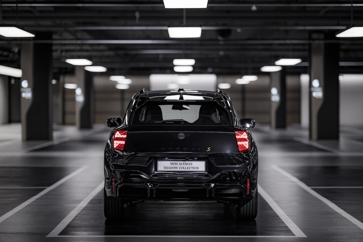 มินิ ประเทศไทย อัปเกรดความดุดัน เปิดตัว MINI Aceman SE Shadow Collection 2026 ลิมิเต็ด 50 คัน สไตล์ All-Black ผสานชุดแต่ง JCW เคาะราคา 1.999 ล้านบาท 4