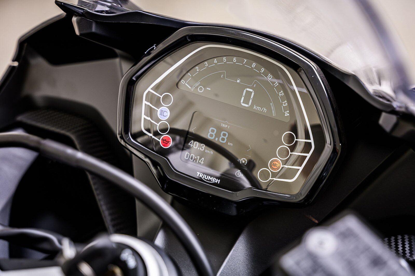 เจาะลึก 5 เทคโนโลยีความปลอดภัย Triumph Motorcycles 2026 ยกระดับสมรรถนะ มั่นใจทุกเส้นทางรับหน้าฝน 4