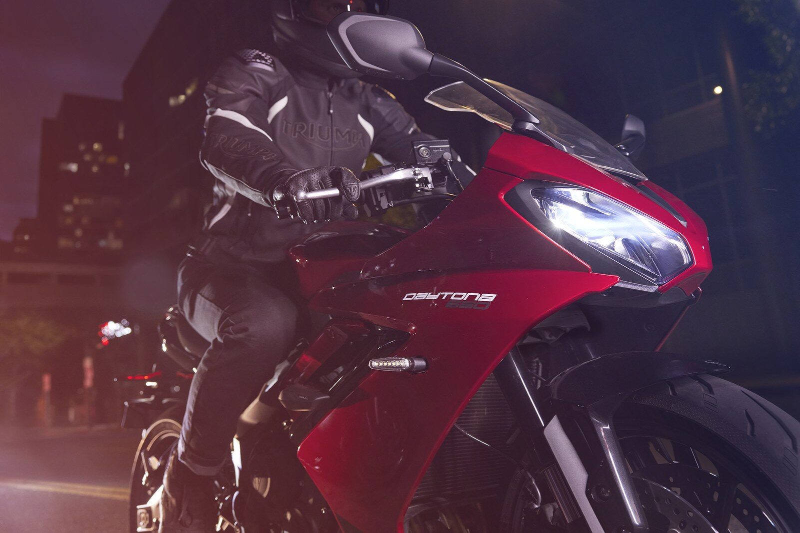 เจาะลึก 5 เทคโนโลยีความปลอดภัย Triumph Motorcycles 2026 ยกระดับสมรรถนะ มั่นใจทุกเส้นทางรับหน้าฝน 5