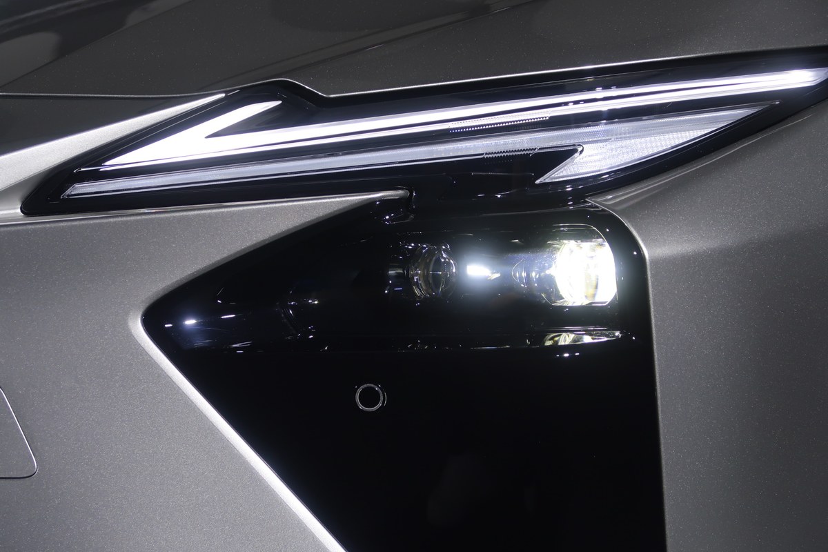 ALL-NEW LEXUS ES 2026 BEV ซีดานไฟฟ้าคันแรกของค่าย เปิดตัวราคาเริ่มต้น 3,290,000 บาท 5