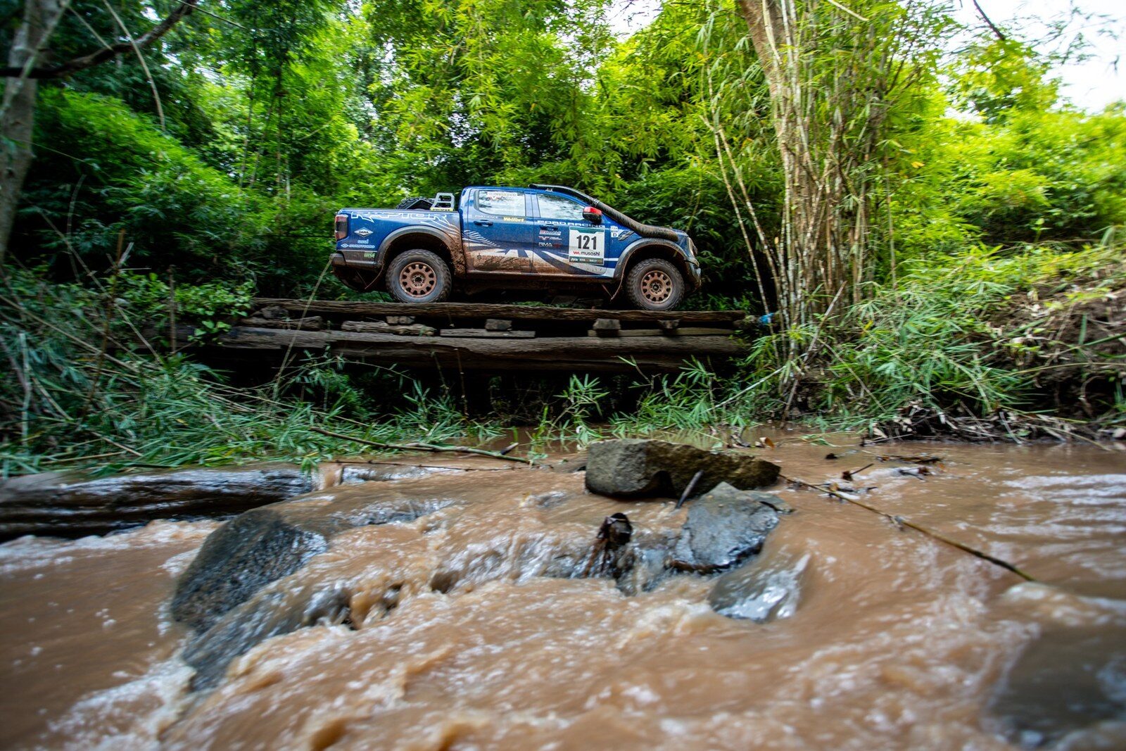 เผยเบื้องหลัง Ford Ranger Raptor 2026 คว้าแชมป์ AXCR 2 สมัยซ้อน ฉลองให้ส่วนลดพิเศษ 240,000 บาท 6