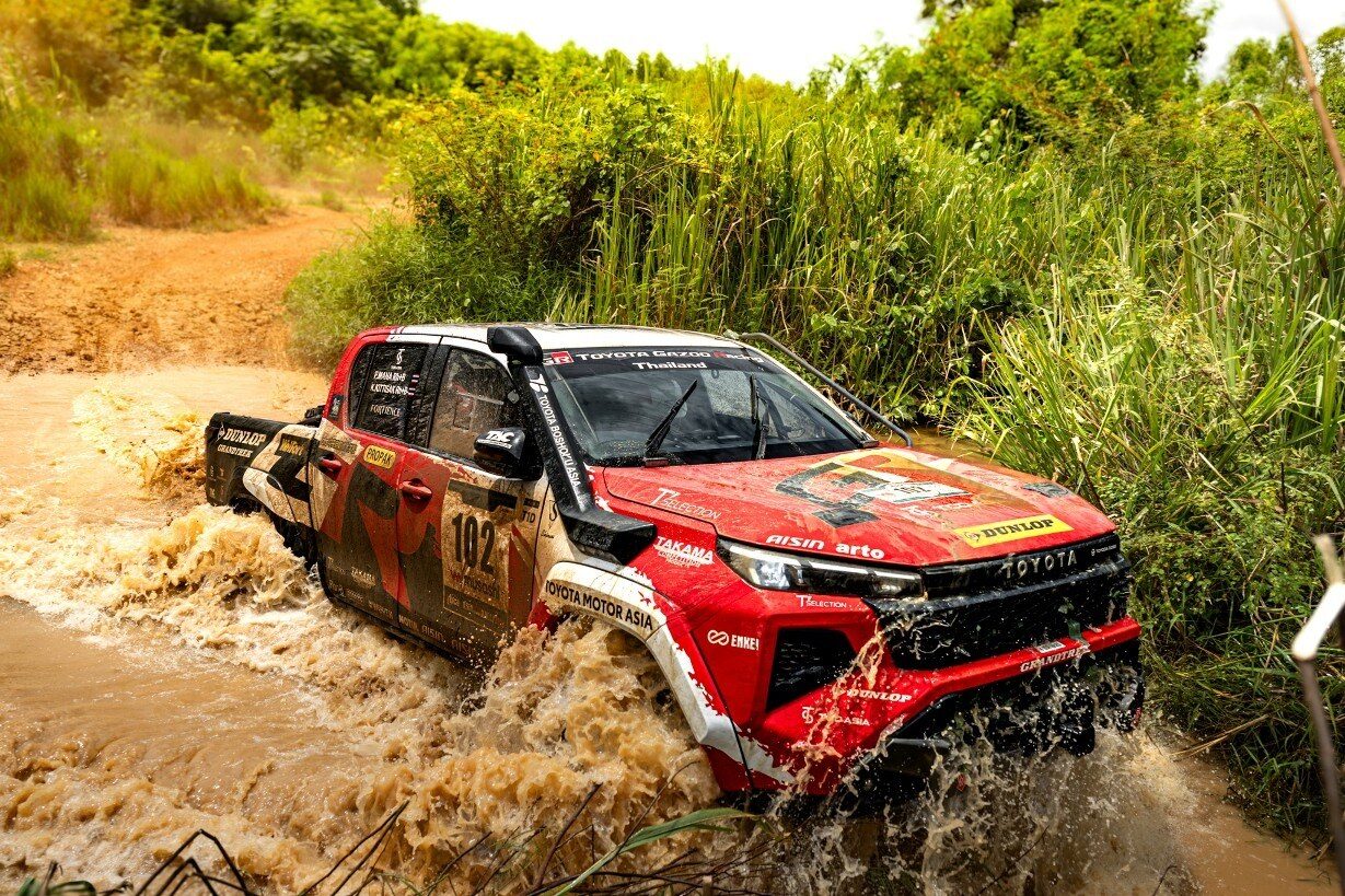 TOYOTA GAZOO Racing Thailand โชว์ฟอร์มแกร่ง พา Hilux TRAVO 2026 ผงาดคว้าอันดับ 2 โอเวอร์ออล ศึกแรลลี่หฤโหด AXCR 2026 ลุยฝ่า 5 จังหวัดกว่า 2,000 กม. 8