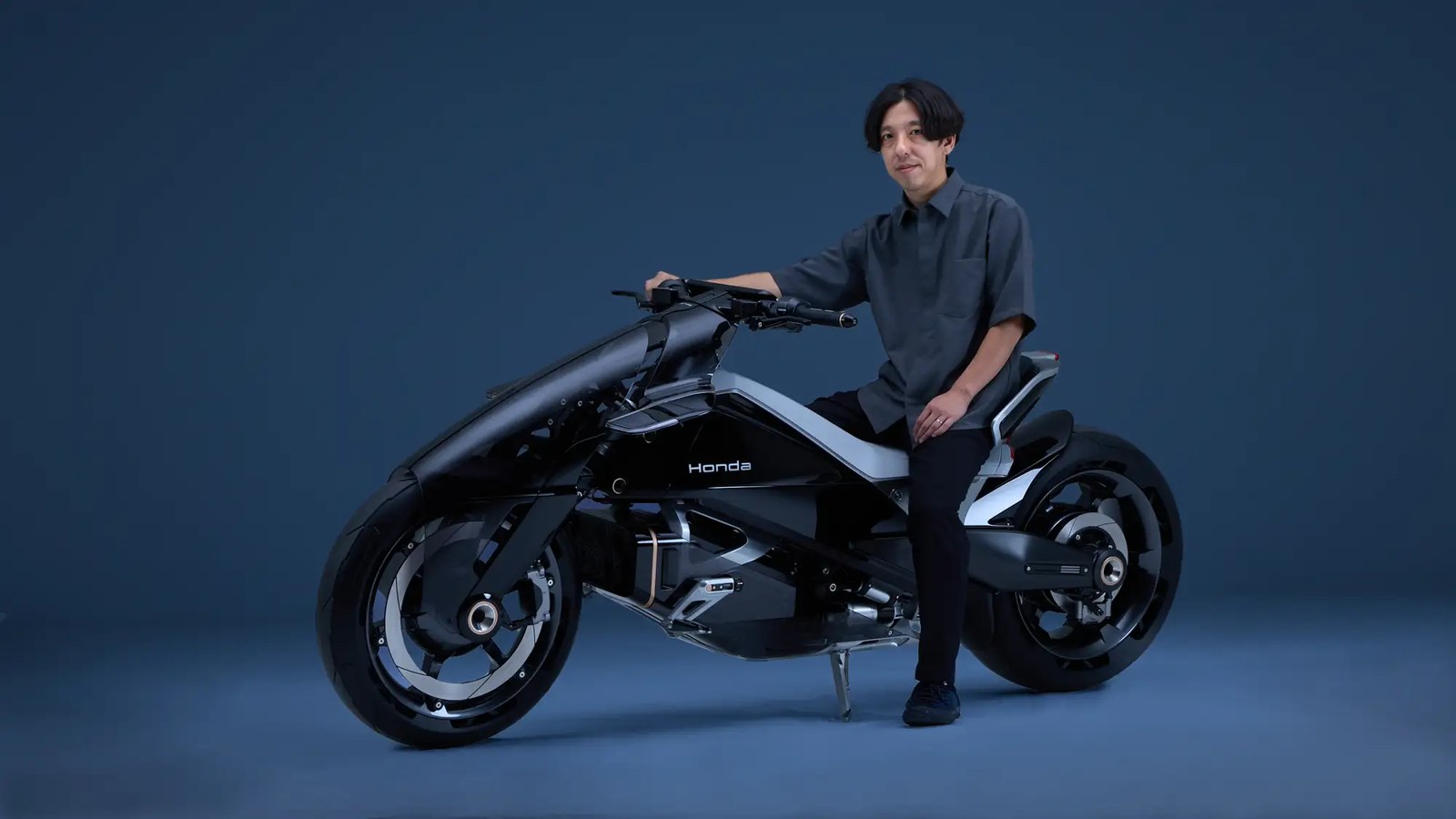 Honda EV Outlier Concept 2026 นำทัพจักรยานยนต์ไฟฟ้าฮอนด้า คว้า 2 รางวัลระดับโลก Red Dot Design Award 2026 8