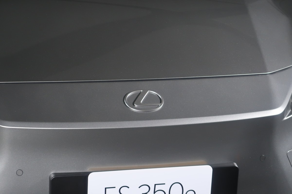 ALL-NEW LEXUS ES 2026 BEV ซีดานไฟฟ้าคันแรกของค่าย เปิดตัวราคาเริ่มต้น 3,290,000 บาท 8