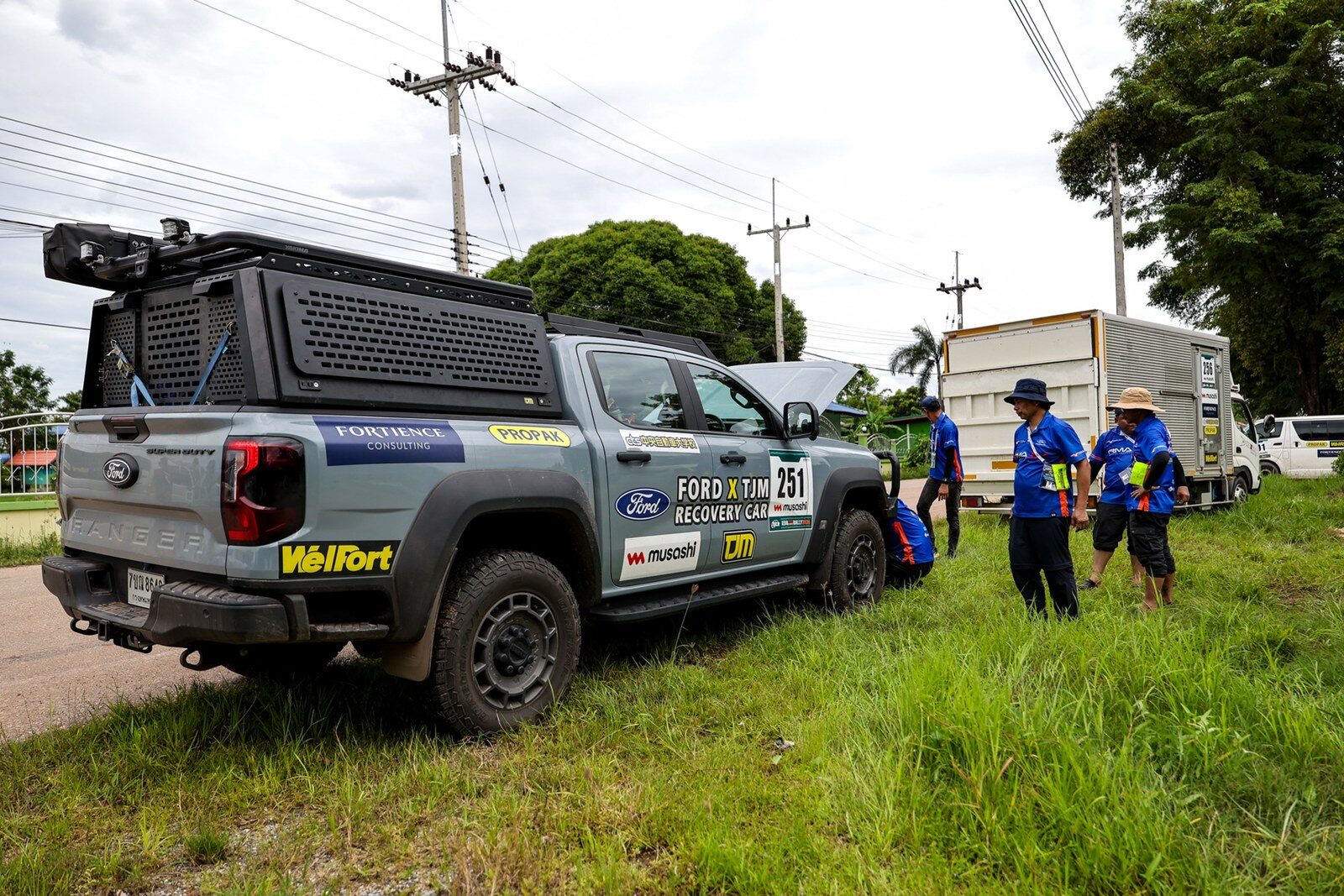 เผยเบื้องหลัง Ford Ranger Raptor 2026 คว้าแชมป์ AXCR 2 สมัยซ้อน ฉลองให้ส่วนลดพิเศษ 240,000 บาท 9