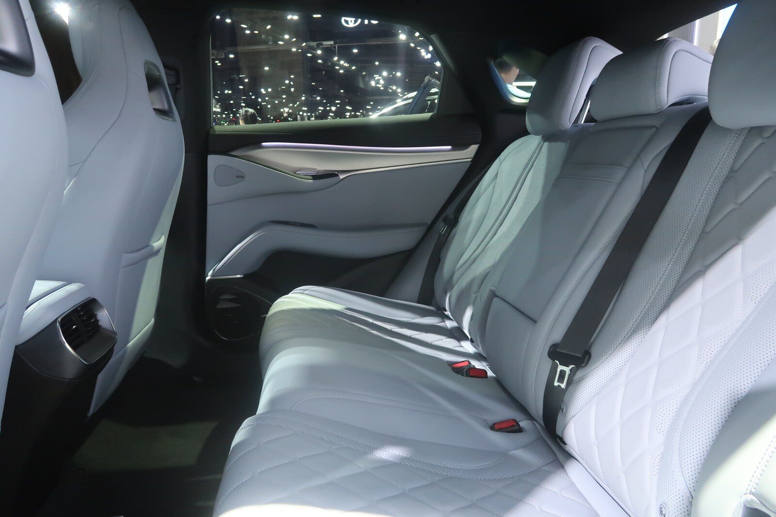 บีวายดี เปิดตัว BYD SEALION 7 AWD Ultimate 2026 อัปเกรดแบตเตอรี่ใหญ่ 91.3 kWh วิ่งไกล 600 กม. ชาร์จไว DC 230 kW เคาะราคา 1,349,900 บาท 9