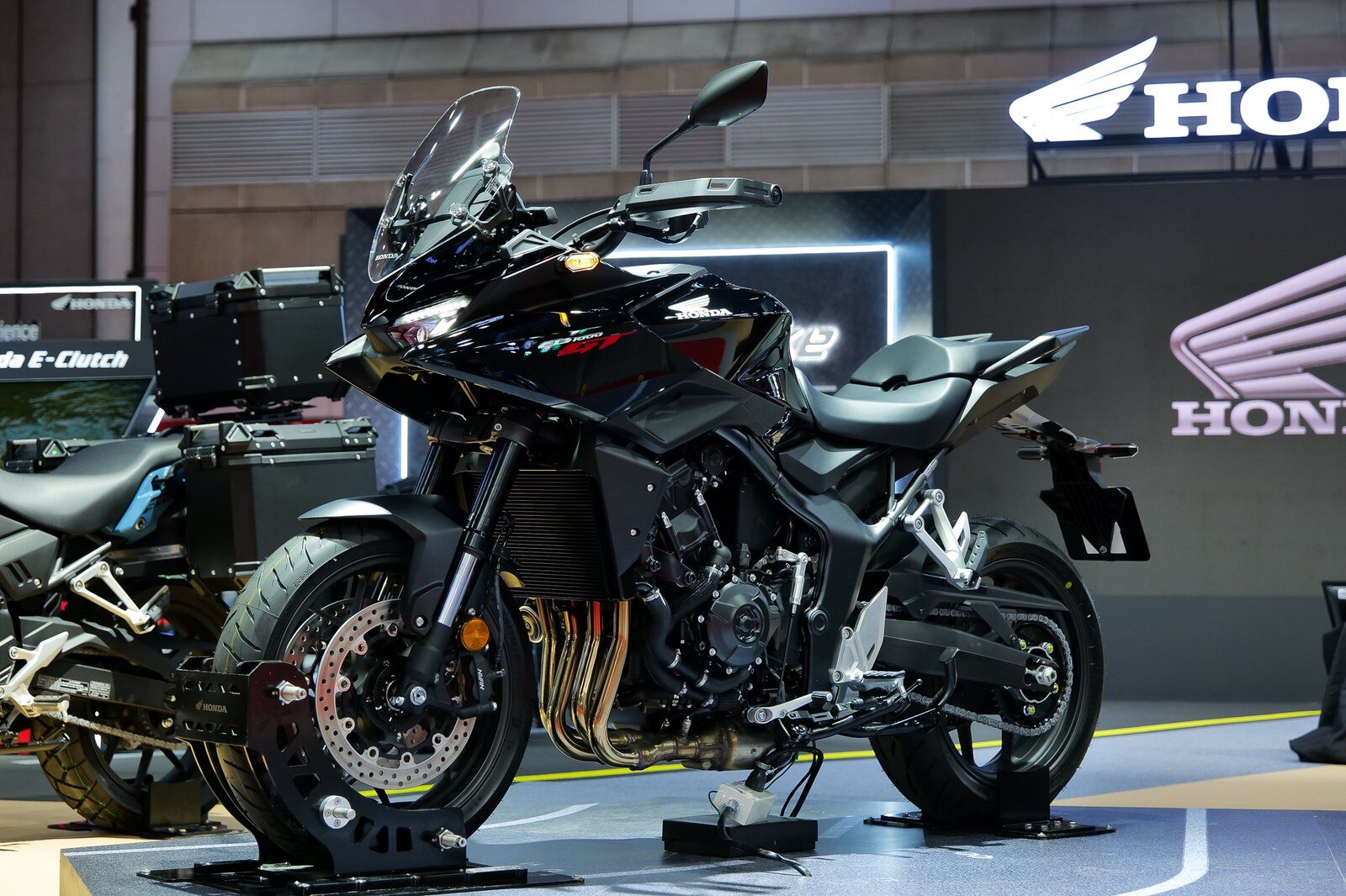 ไทยฮอนด้า เปิดตัว New Honda CB1000GT 2026 สปอร์ตทัวร์ริ่ง 4 สูบ 1,000 ซีซี ช่วงล่างไฟฟ้า จอ TFT 5 นิ้ว เคาะราคาเริ่ม 514, 10