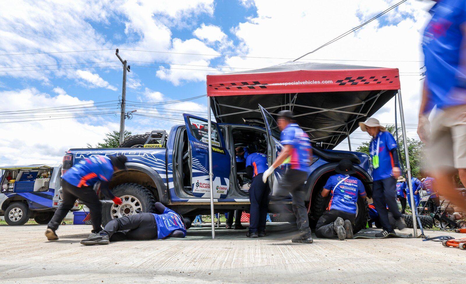 เผยเบื้องหลัง Ford Ranger Raptor 2026 คว้าแชมป์ AXCR 2 สมัยซ้อน ฉลองให้ส่วนลดพิเศษ 240,000 บาท 10