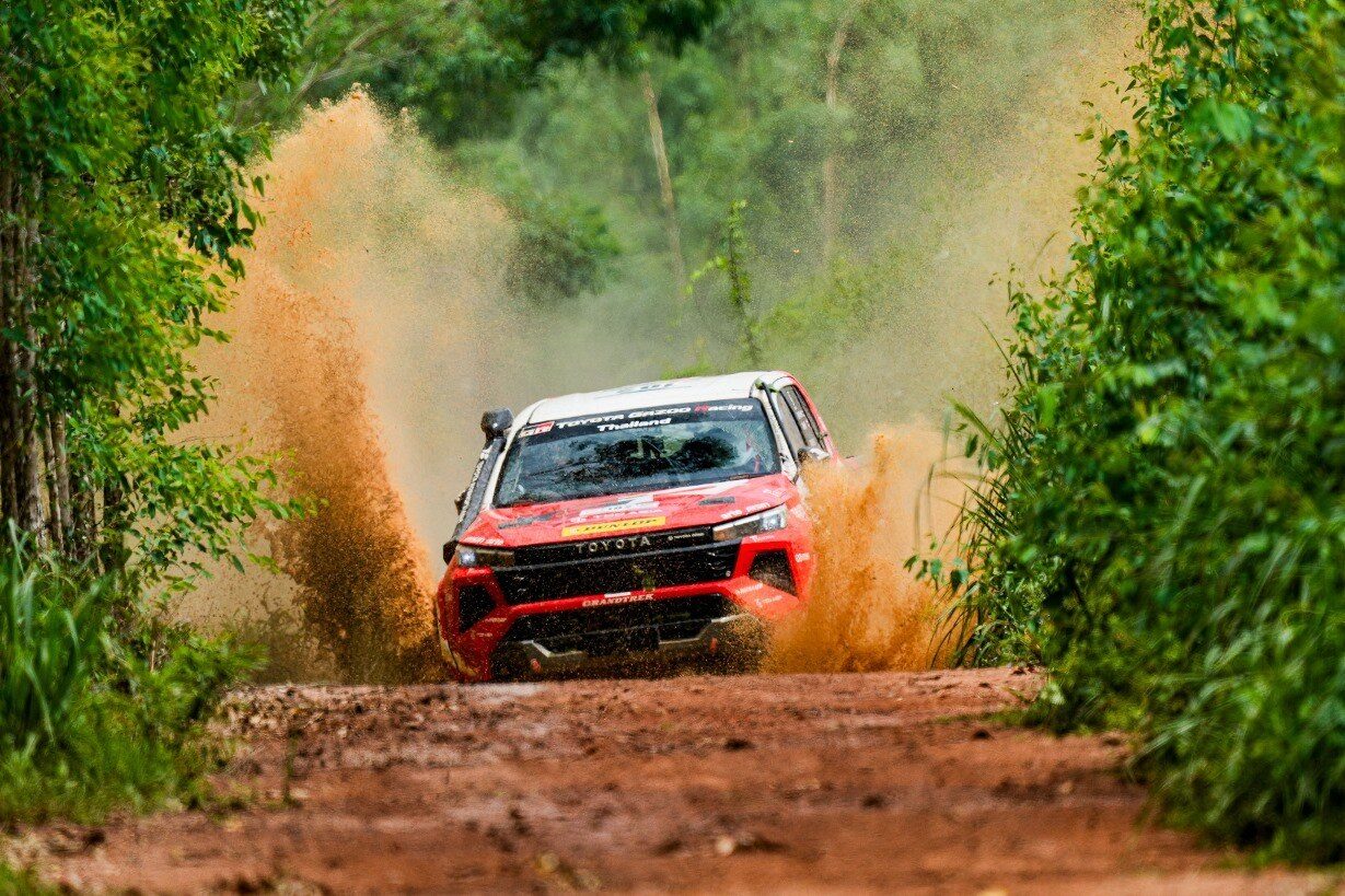TOYOTA GAZOO Racing Thailand โชว์ฟอร์มแกร่ง พา Hilux TRAVO 2026 ผงาดคว้าอันดับ 2 โอเวอร์ออล ศึกแรลลี่หฤโหด AXCR 2026 ลุยฝ่า 5 จังหวัดกว่า 2,000 กม. 10