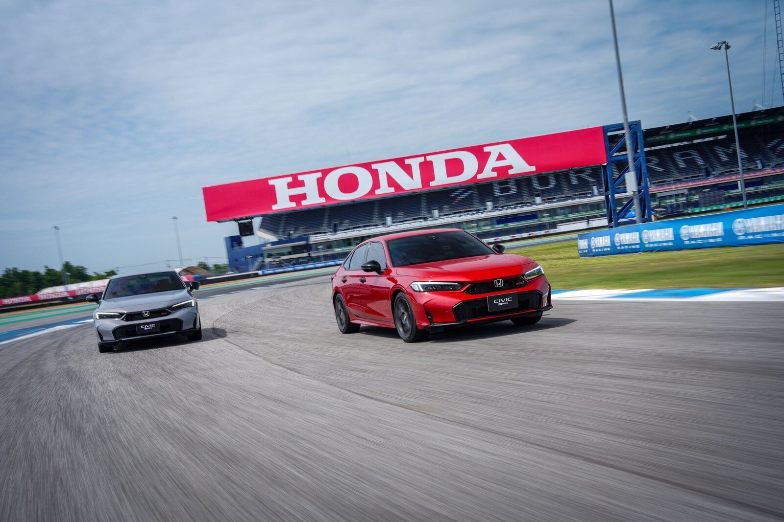 ปลุกจิตวิญญาณสนามแข่งใน Honda Civic e:HEV 2026 สัมผัสนวัตกรรมเกียร์จำลอง Honda S+ Shift ขับสนุกเร้าใจทุกเส้นทาง 10