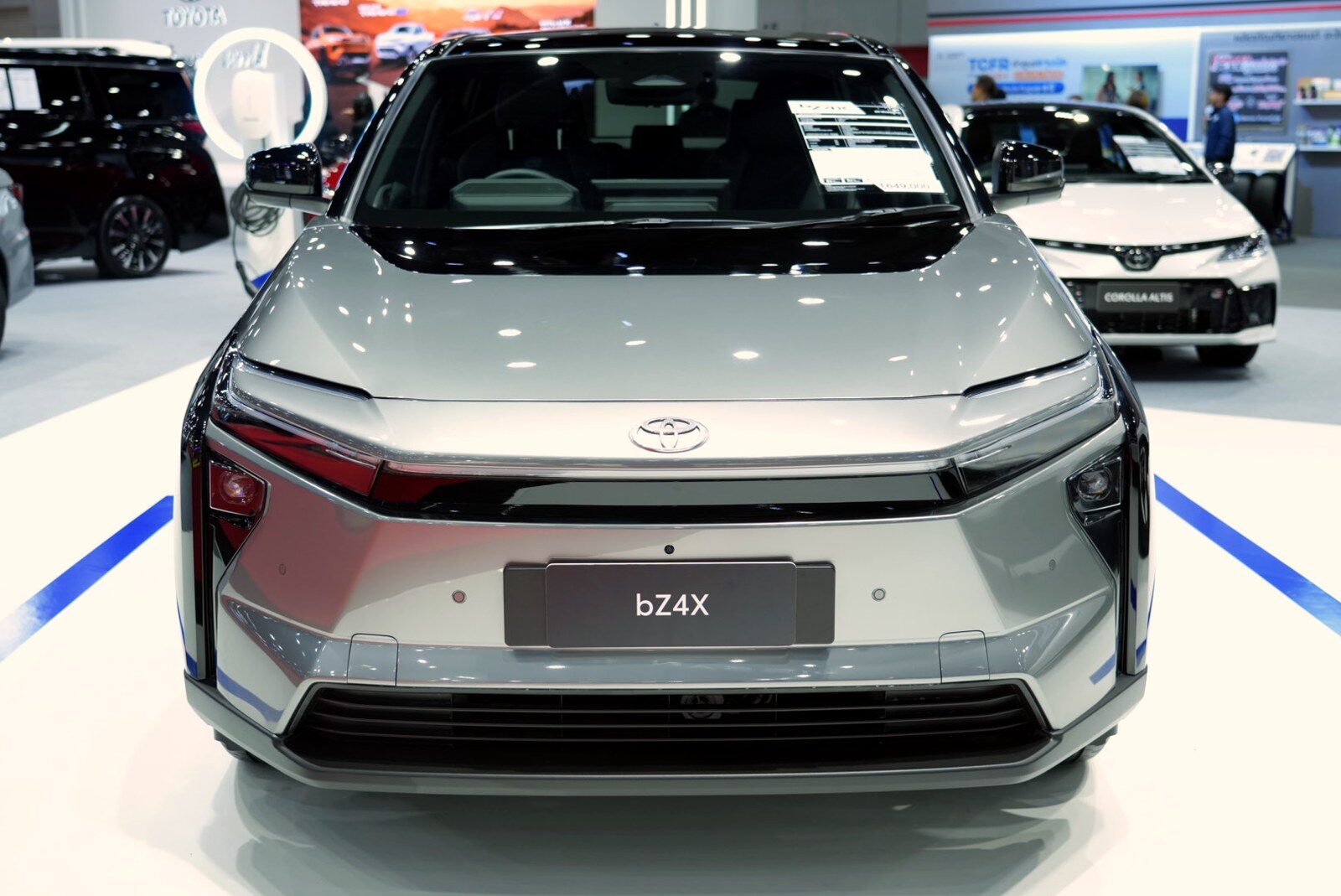 โตโยต้า จัดเต็ม BIG MOTOR SALE 2026 ส่งแคมเปญ 470 ล้านบาท เปิดตัว Alphard และ Vellfire HEV SMART เริ่ม 3.59 ล้าน พร้อม Land Cruiser FJ ราคาพิเศษ 1.269 ล้าน 13