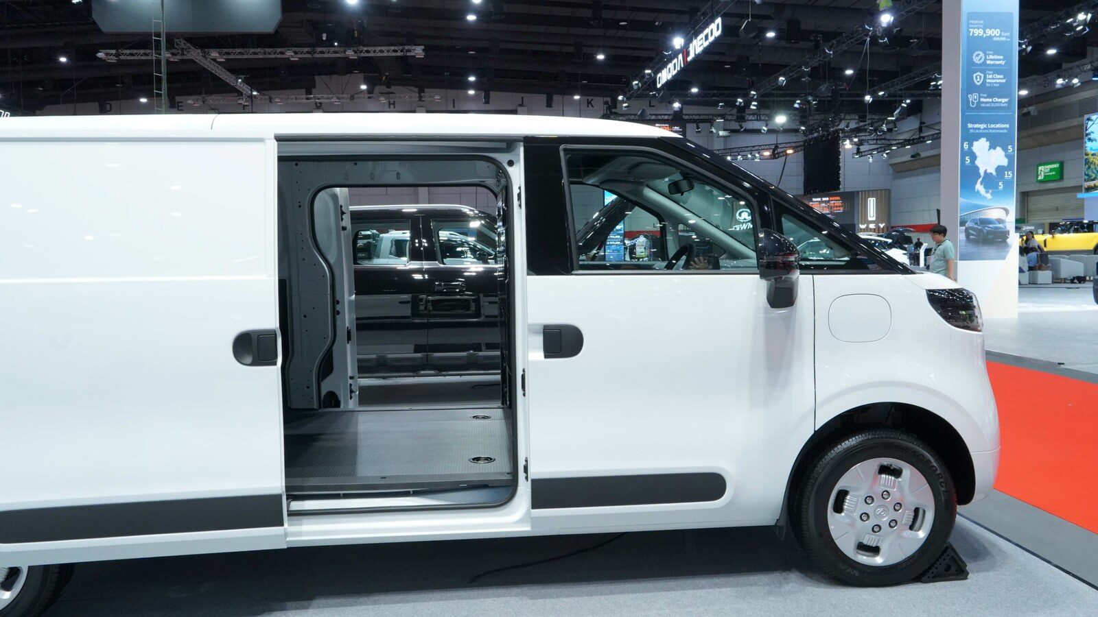 เปิดตัวทางการในไทย! MAXUS Commercial ยกทัพรถไฟฟ้าเชิงพาณิชย์ 4 รุ่น บุก BIG Motor Sale 2026 ส่ง eDeliver 5 เริ่ม 9.9 แสน ควงกระบะไฟฟ้า eTerron 9 เคาะ 1.69 ล้าน 13
