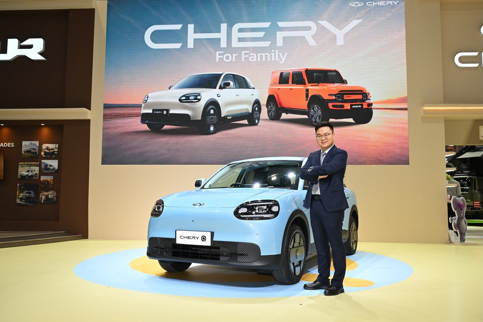 เชอรี ประเทศไทย จัดเต็ม BIG MOTOR SALE 2026 เปิดตัว Chery Q 2026 สีใหม่ Bubble Blue ลดพิเศษ 2 หมื่น เริ่มต้น 4.49 แสนบาท พร้อมอวดโฉม V23 และ iCAUR V27 REEV 13