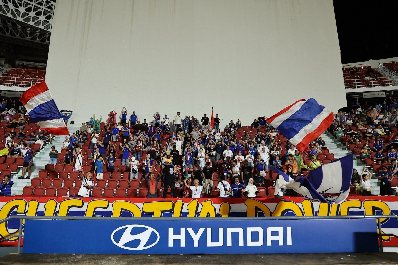 ช้างศึกสู้เต็มที่พ่ายเวียดนาม 0-2 นัดแรกชิงดำ ASEAN Hyundai Cup 2026 ฮุนไดส่งแรงใจแฟนบอล 2.6 หมื่นคน โชว์ตัว IONIQ 5 N Line และ SANTA FE Hybrid ก่อนลุ้นนัดชี้ชะตา 26 ส.ค. นี้ 13