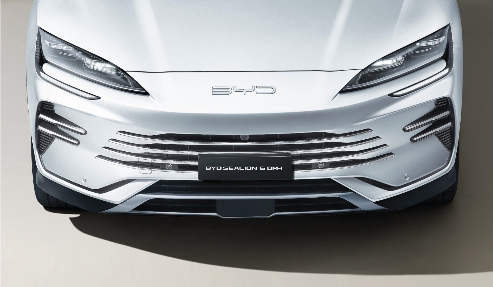 บีวายดี เปิดตัว BYD SEALION 6 DM-i Extended 2026 แบตเตอรี่ใหญ่ขึ้น วิ่งไฟฟ้าล้วน 150 กม. ถังน้ำมัน 60 ลิตร เคาะราคา 969,900 บาท ในงาน BIG MOTOR SALE 2026 13