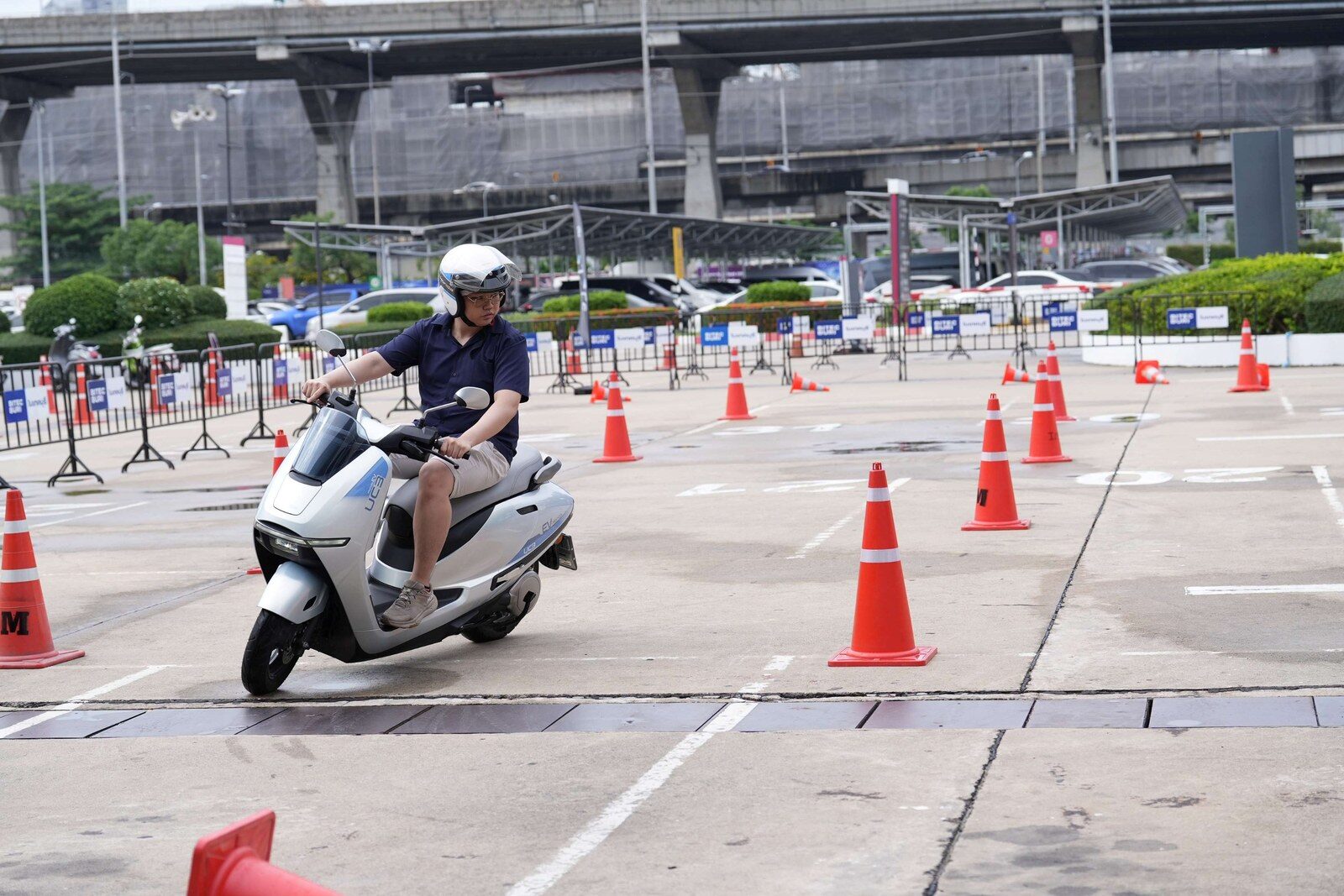BIG MOTOR SALE 2026 คึกคักเกินคาด! กวาดยอดจอง 2 วันแรกสุดร้อนแรง ชี้ผู้บริโภคกำลังซื้อยังแน่น มุ่งเน้นรถคุณภาพคุ้มราคา OMODA & JAECOO นำโด่ง 735 คัน 14