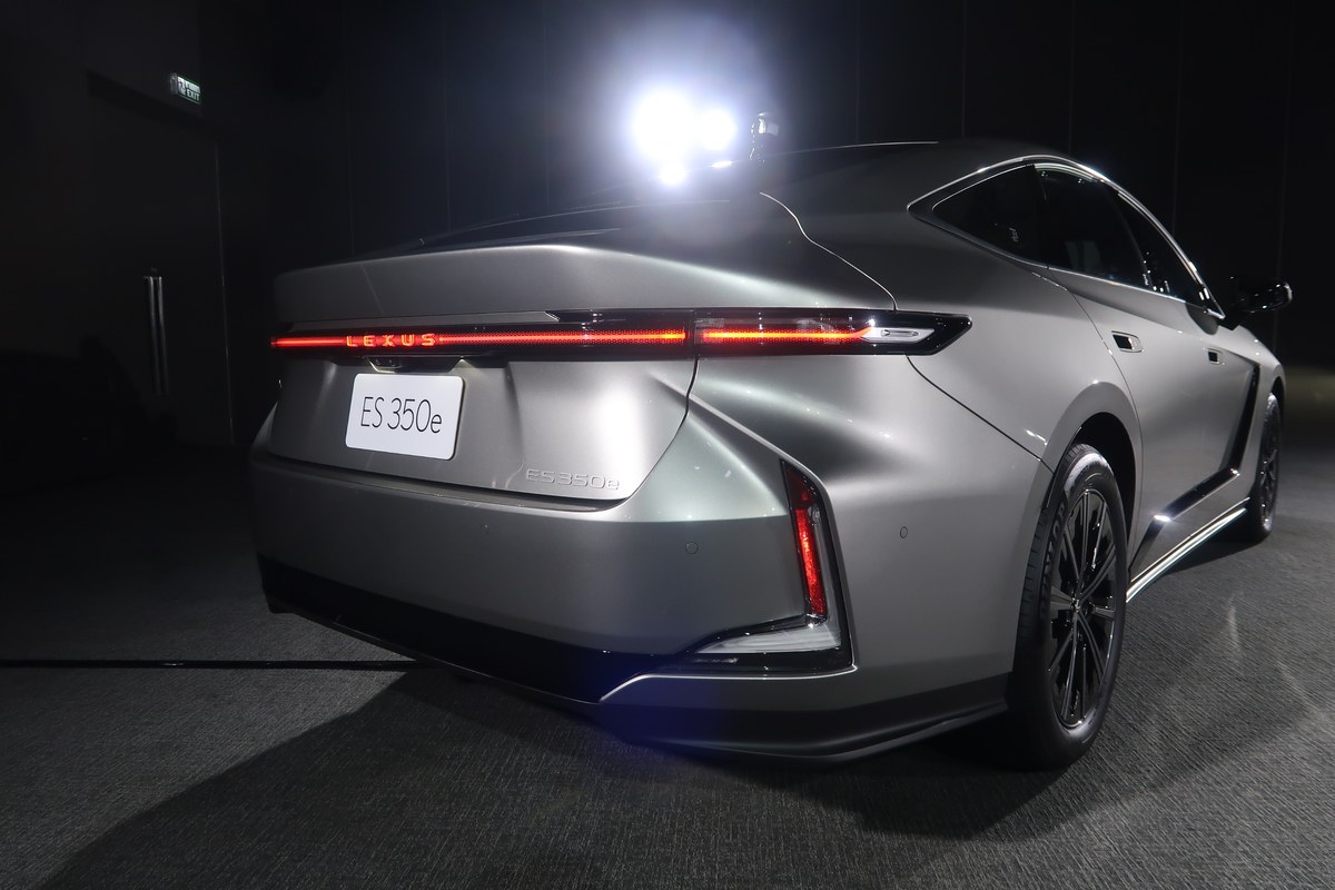 ALL-NEW LEXUS ES 2026 BEV ซีดานไฟฟ้าคันแรกของค่าย เปิดตัวราคาเริ่มต้น 3,290,000 บาท 15