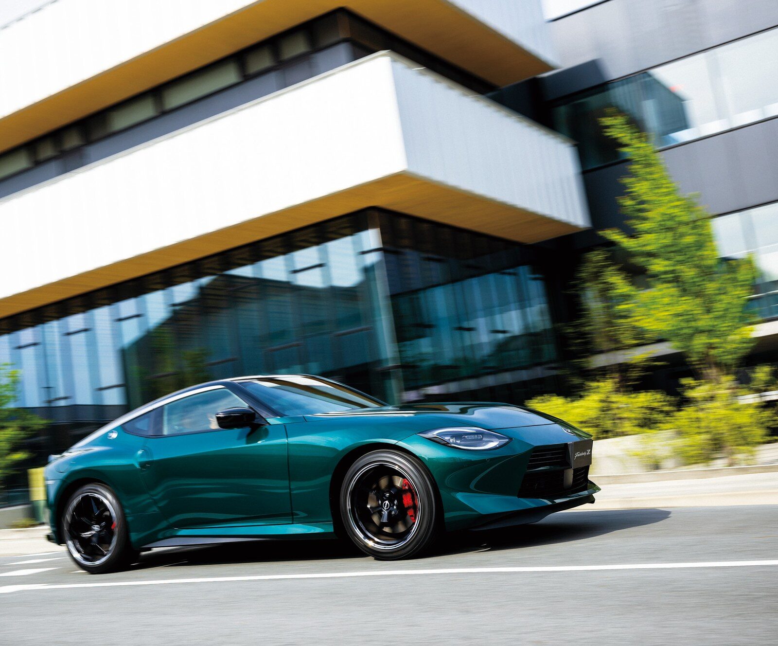 เปิดตัว Nissan Fairlady Z 2026 และ Fairlady Z NISMO 2026 รุ่นปรับโฉมในญี่ปุ่น คืนชีพโลโก้หน้าในตำนาน พร้อมเพิ่มเกียร์ธรรมดา 6MT ในตัวแรง NISMO 15