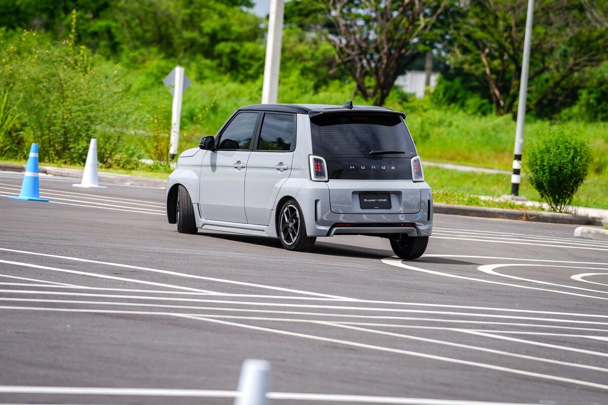 HONDA SUPER-ONE 2026 A-Segment EV จิ๋วสายตีโป่ง นำเข้า CBU ญี่ปุ่น ลิมิเต็ด 30 คัน ราคา 990,000 บาท 17