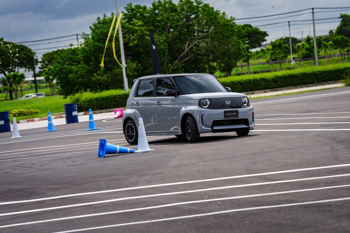 HONDA SUPER-ONE 2026 A-Segment EV จิ๋วสายตีโป่ง นำเข้า CBU ญี่ปุ่น ลิมิเต็ด 30 คัน ราคา 990,000 บาท 19
