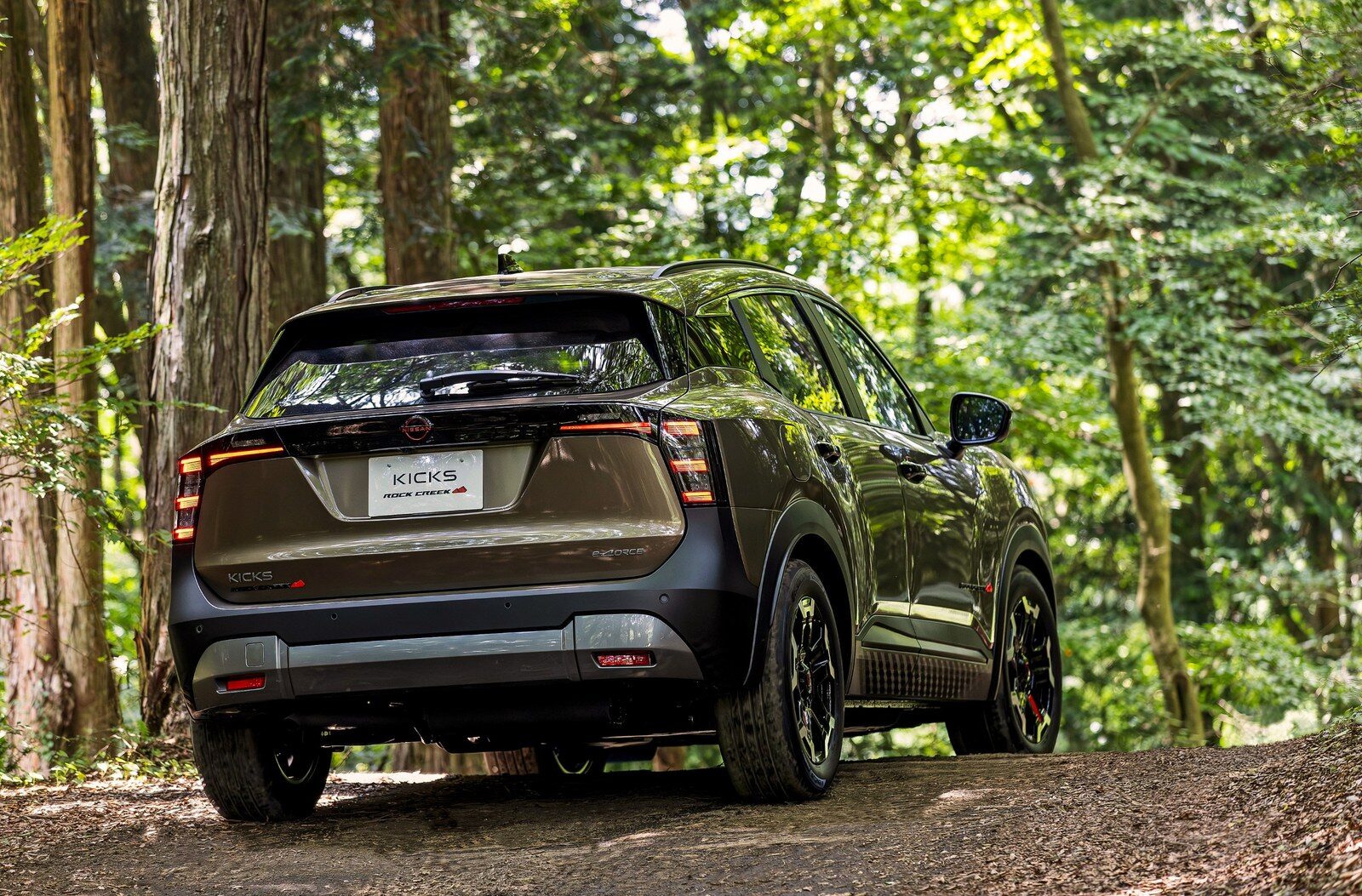 นิสสัน เปิดตัว Nissan Kicks ROCK CREEK 2026 เสริมลุคสายลุยสุดแกร่ง เบาะกันน้ำ ขุมพลัง e-POWER พร้อมระบบขับ 4 e-4ORCE เคาะราคาเริ่ม 3.48 ล้านเยนในญี่ปุ่น 21
