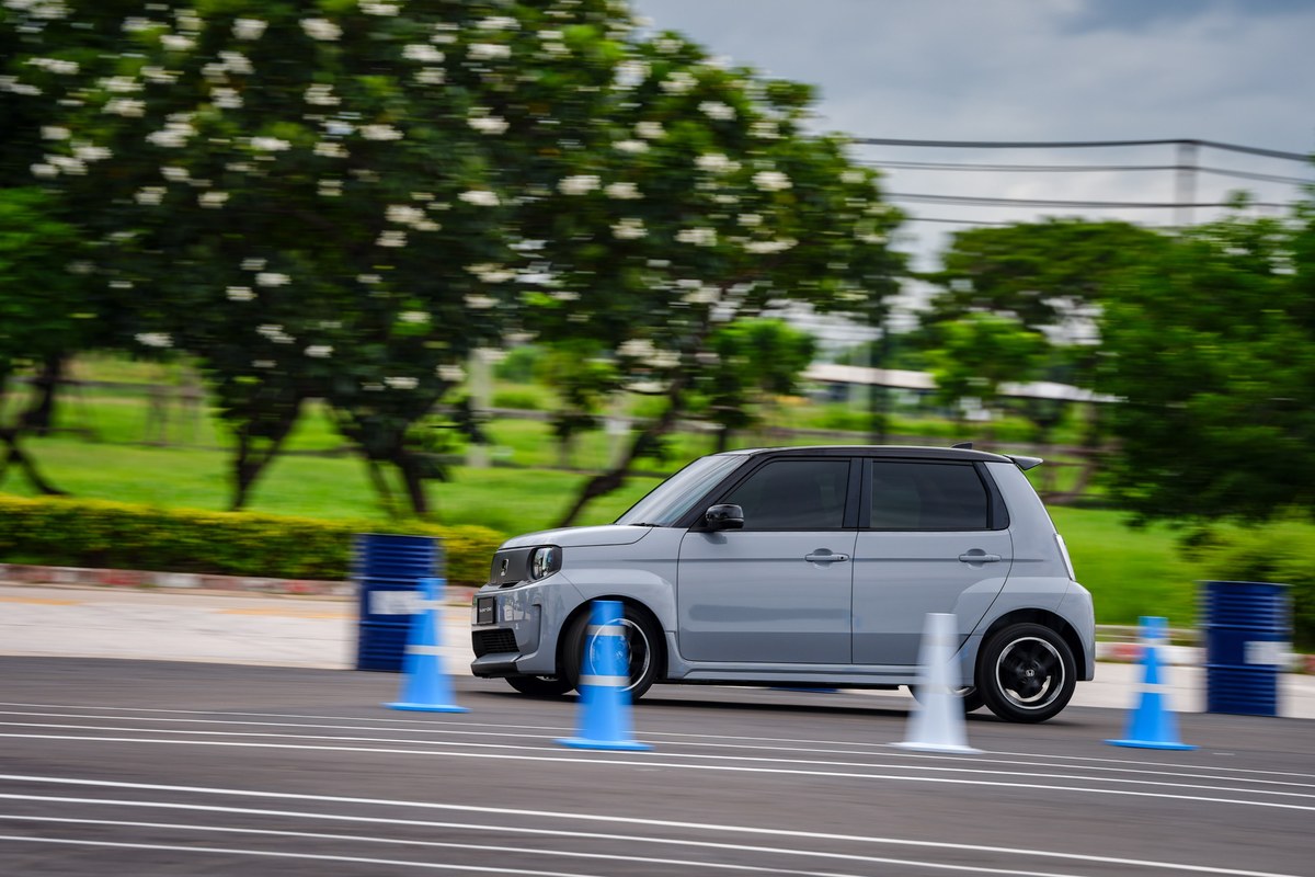 HONDA SUPER-ONE 2026 A-Segment EV จิ๋วสายตีโป่ง นำเข้า CBU ญี่ปุ่น ลิมิเต็ด 30 คัน ราคา 990,000 บาท 21
