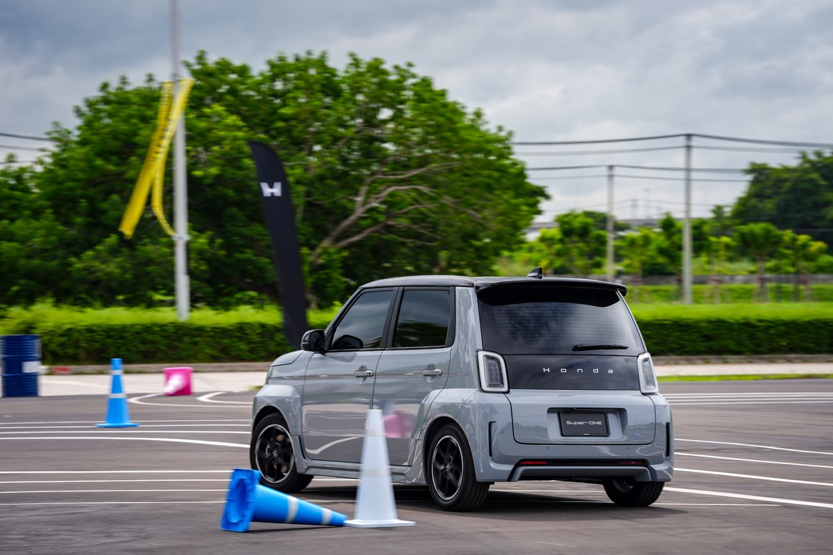 HONDA SUPER-ONE 2026 A-Segment EV จิ๋วสายตีโป่ง นำเข้า CBU ญี่ปุ่น ลิมิเต็ด 30 คัน ราคา 990,000 บาท 22