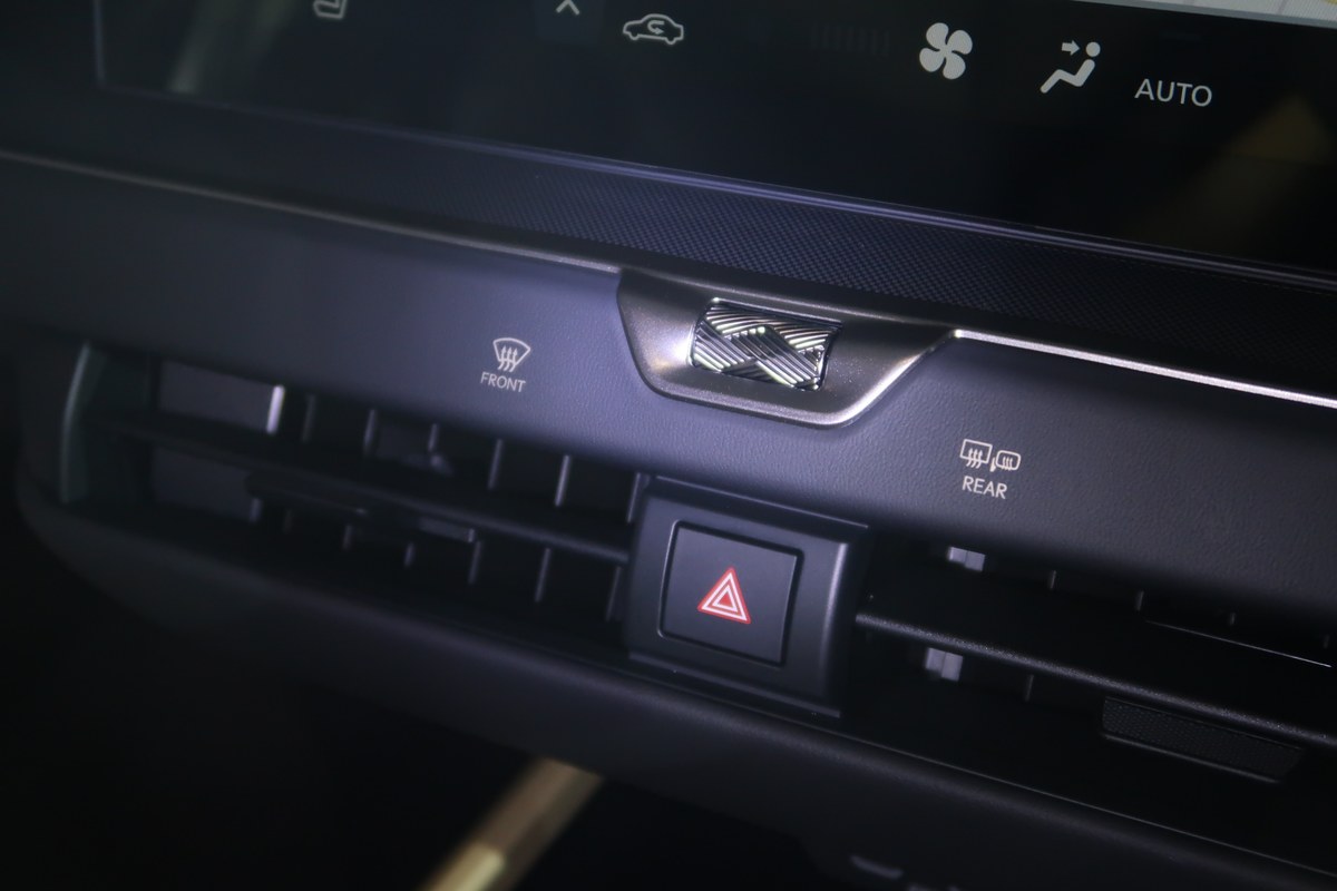 ALL-NEW LEXUS ES 2026 BEV ซีดานไฟฟ้าคันแรกของค่าย เปิดตัวราคาเริ่มต้น 3,290,000 บาท 25