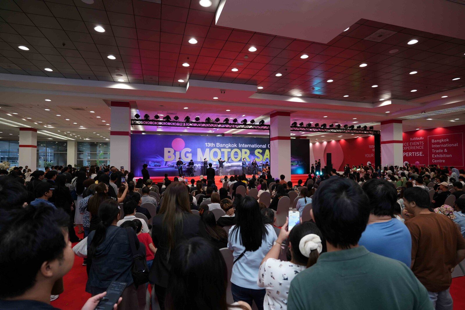 BIG MOTOR SALE 2026 คึกคักเกินคาด! กวาดยอดจอง 2 วันแรกสุดร้อนแรง ชี้ผู้บริโภคกำลังซื้อยังแน่น มุ่งเน้นรถคุณภาพคุ้มราคา OMODA & JAECOO นำโด่ง 735 คัน 26
