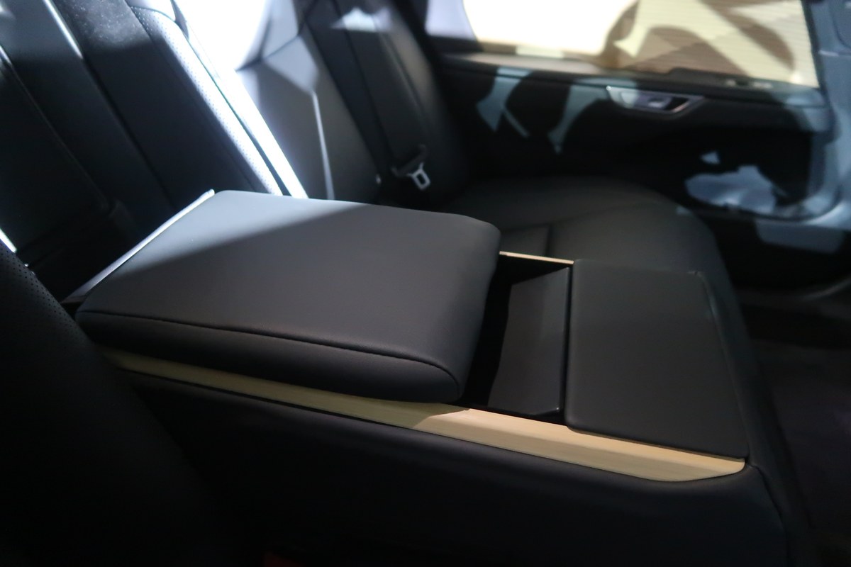 ALL-NEW LEXUS ES 2026 BEV ซีดานไฟฟ้าคันแรกของค่าย เปิดตัวราคาเริ่มต้น 3,290,000 บาท 28