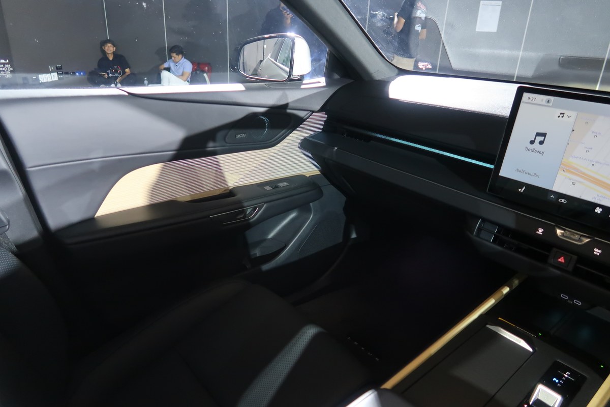 ALL-NEW LEXUS ES 2026 BEV ซีดานไฟฟ้าคันแรกของค่าย เปิดตัวราคาเริ่มต้น 3,290,000 บาท 31
